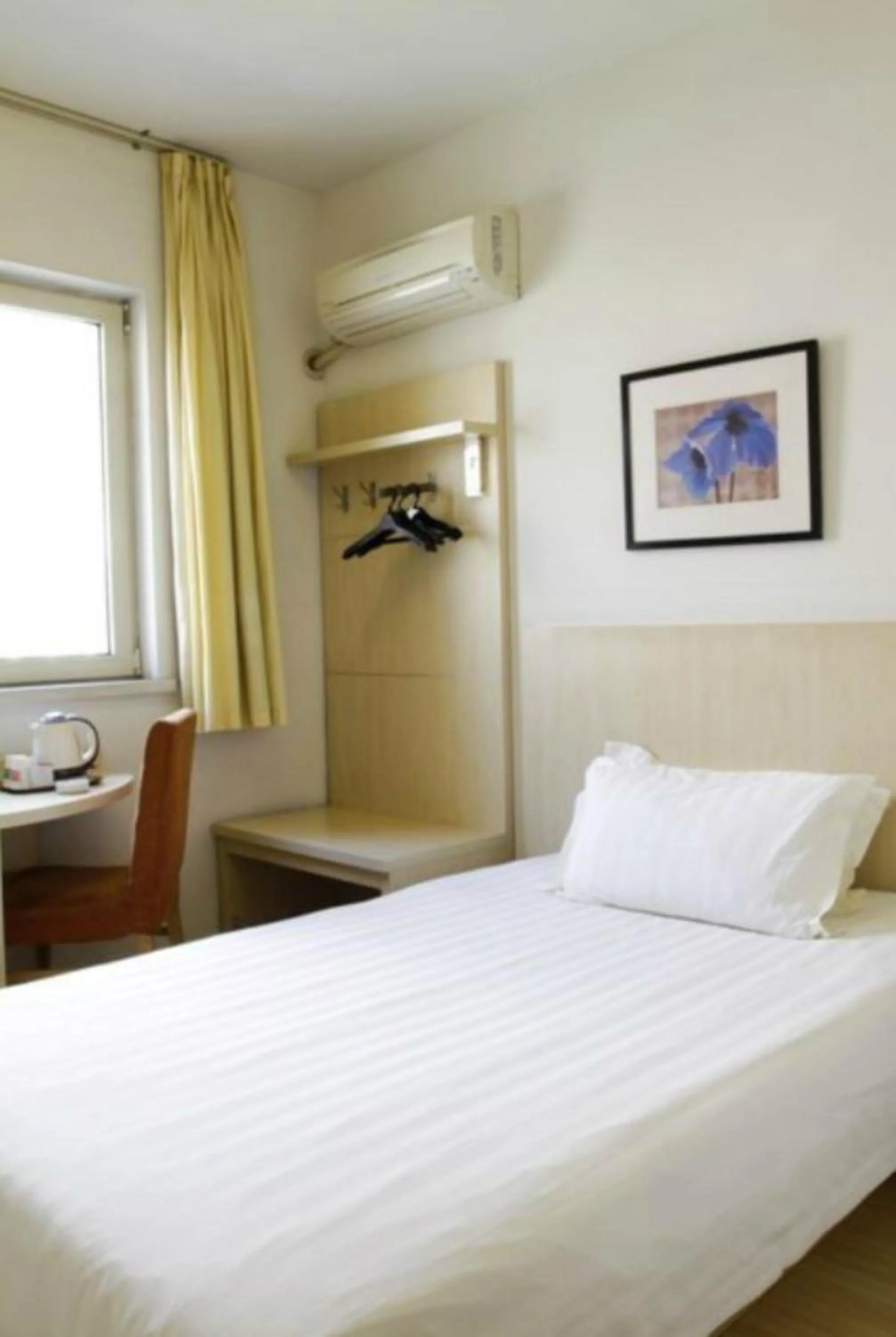 Bed in Jinjiang Inn Shenyang North Railway Station Huigong Square