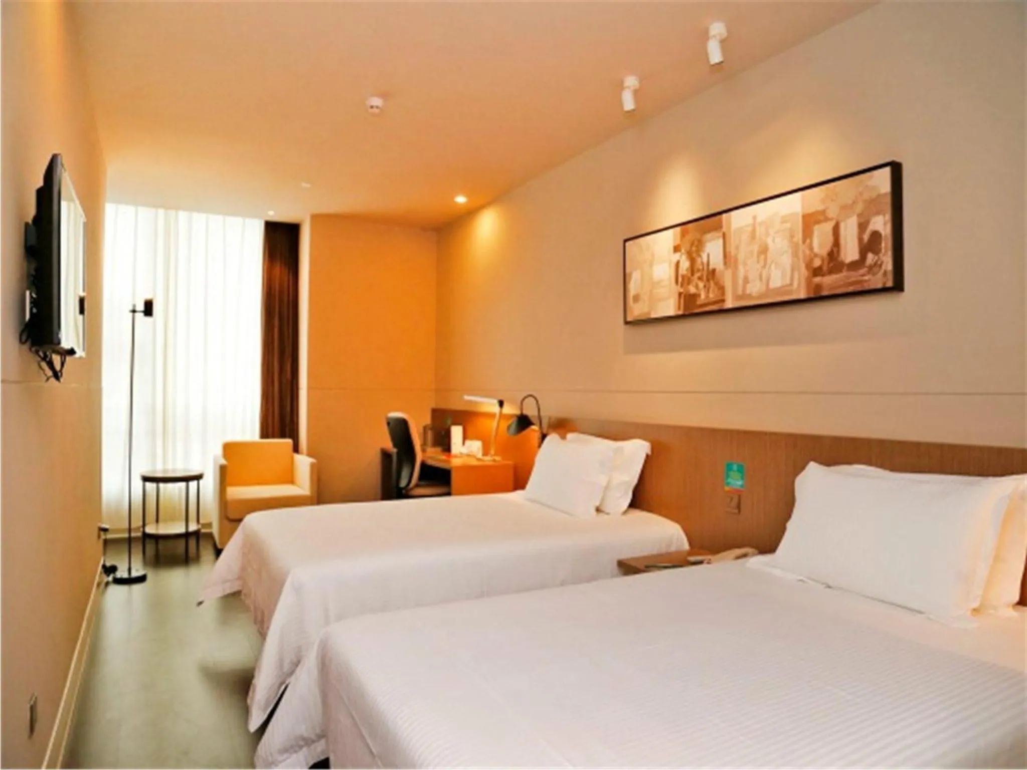 Decorative detail, Bed in Jinjiang Inn Selected Shenzhen Huanggang Port Huangcheng Plaza