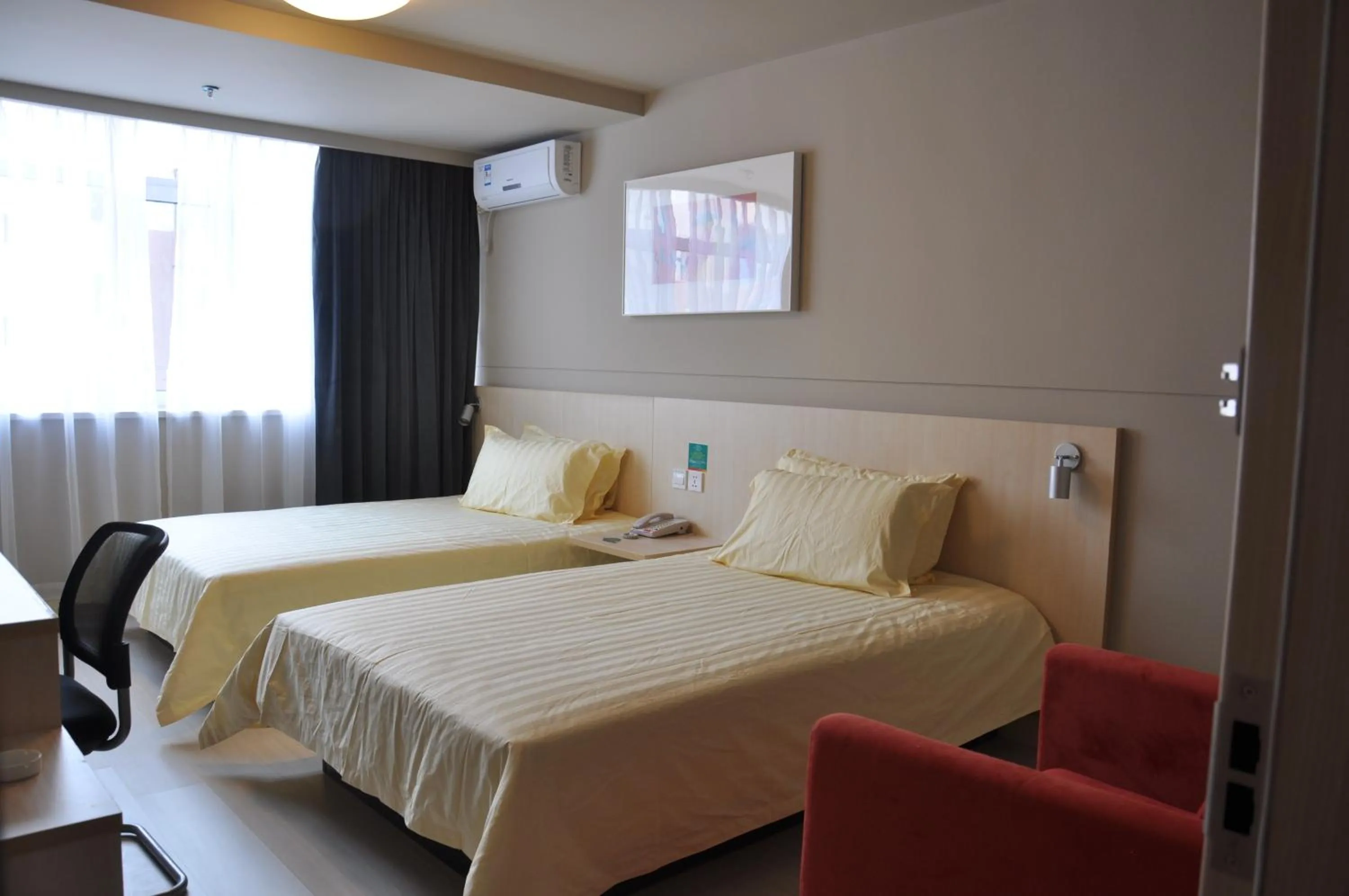 Bedroom, Bed in Jinjiang Inn Shenyang International Exhibition Center Sujiatun Railway Station