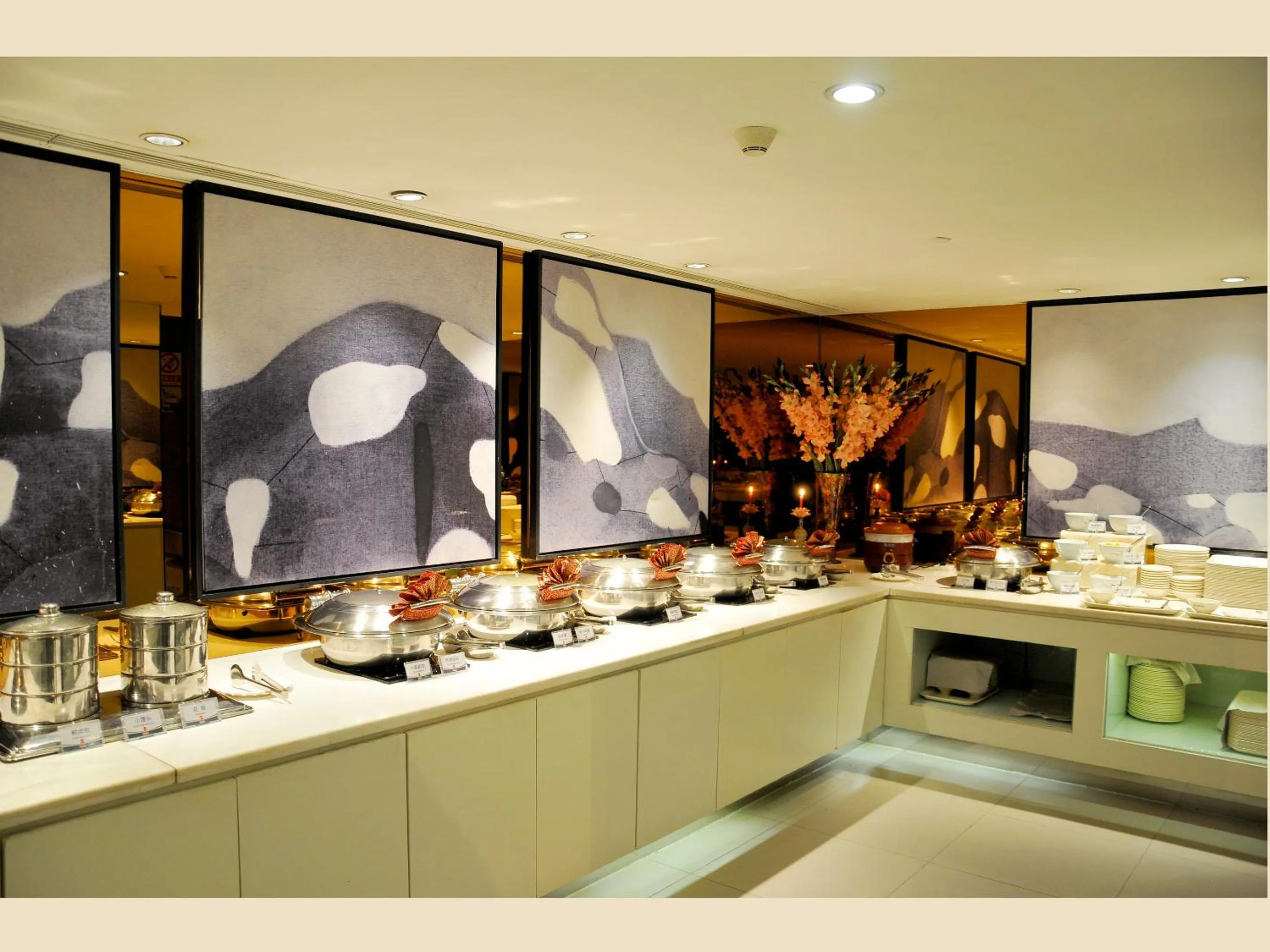 Restaurant/places to eat in Goldmet Inn Changzhi Bayi Square