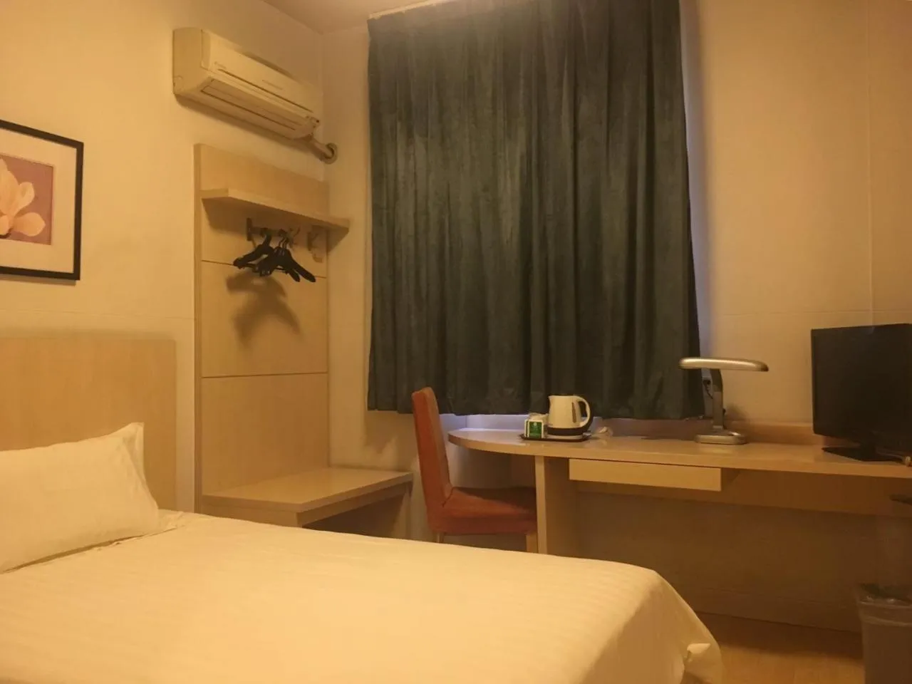 On site, TV/Entertainment Center in Jinjiang Inn Beijing Majiapu