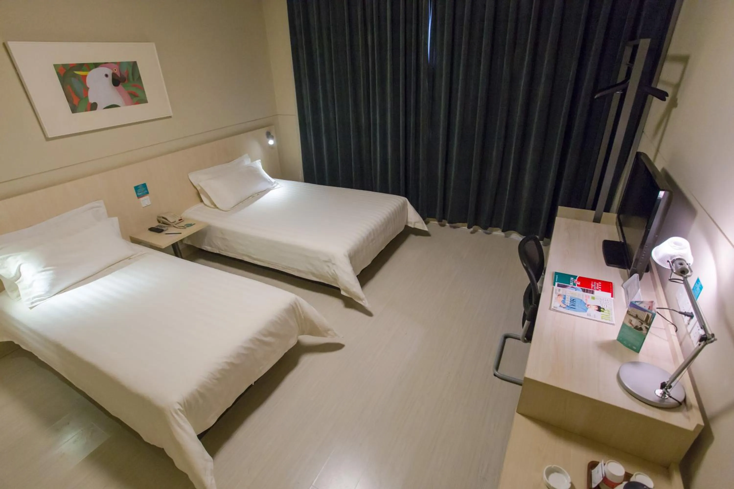 Photo of the whole room, Bed in Jinjiang Inn Beijing East Lianshi Road