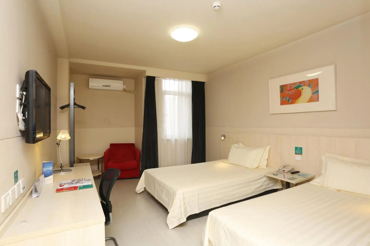 Photo of the whole room in Jinjiang Inn Tianjin South Station