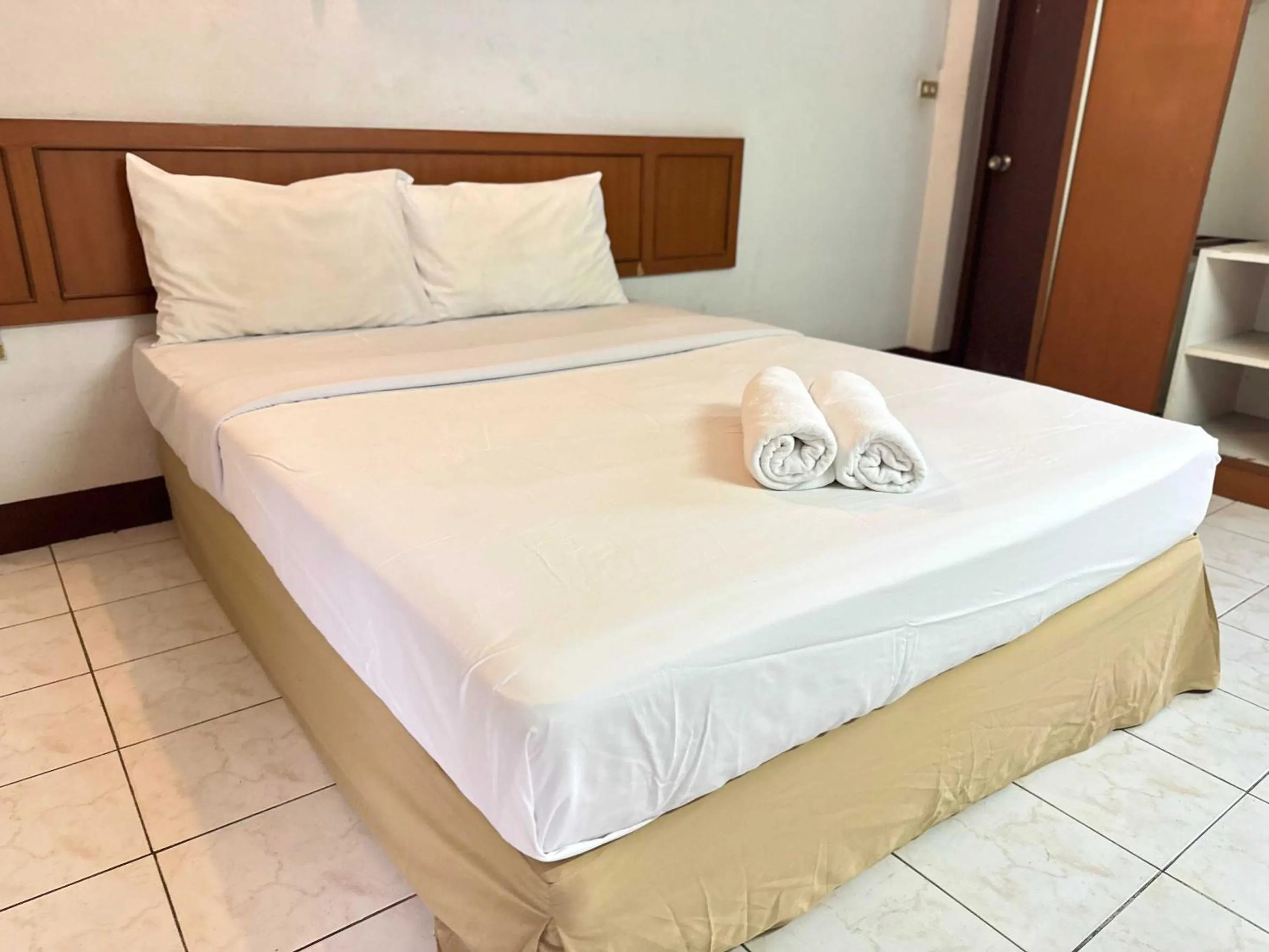 Bedroom, Bed in Hotel O Top North Guesthouse