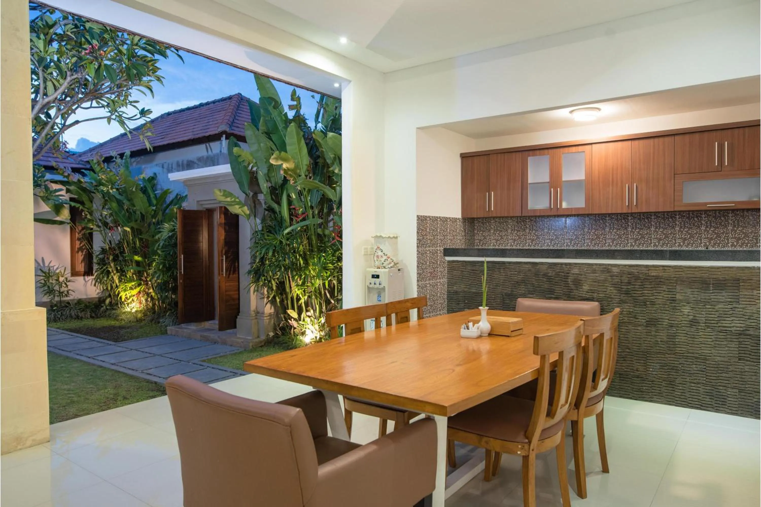 Dining area in Kubu Manggala Villas Seminyak