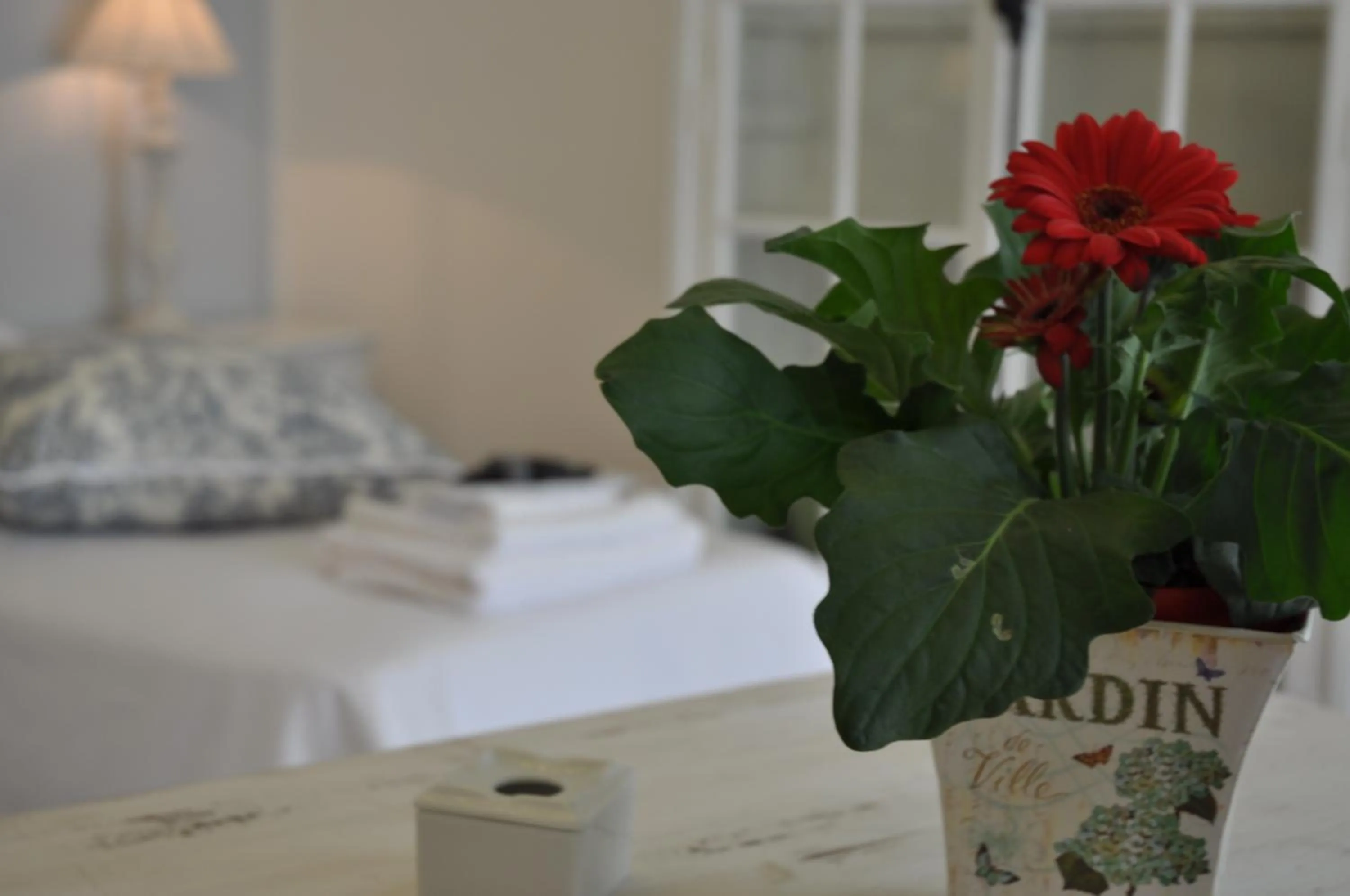 Decorative detail, Bed in Le stanze di Rebecca