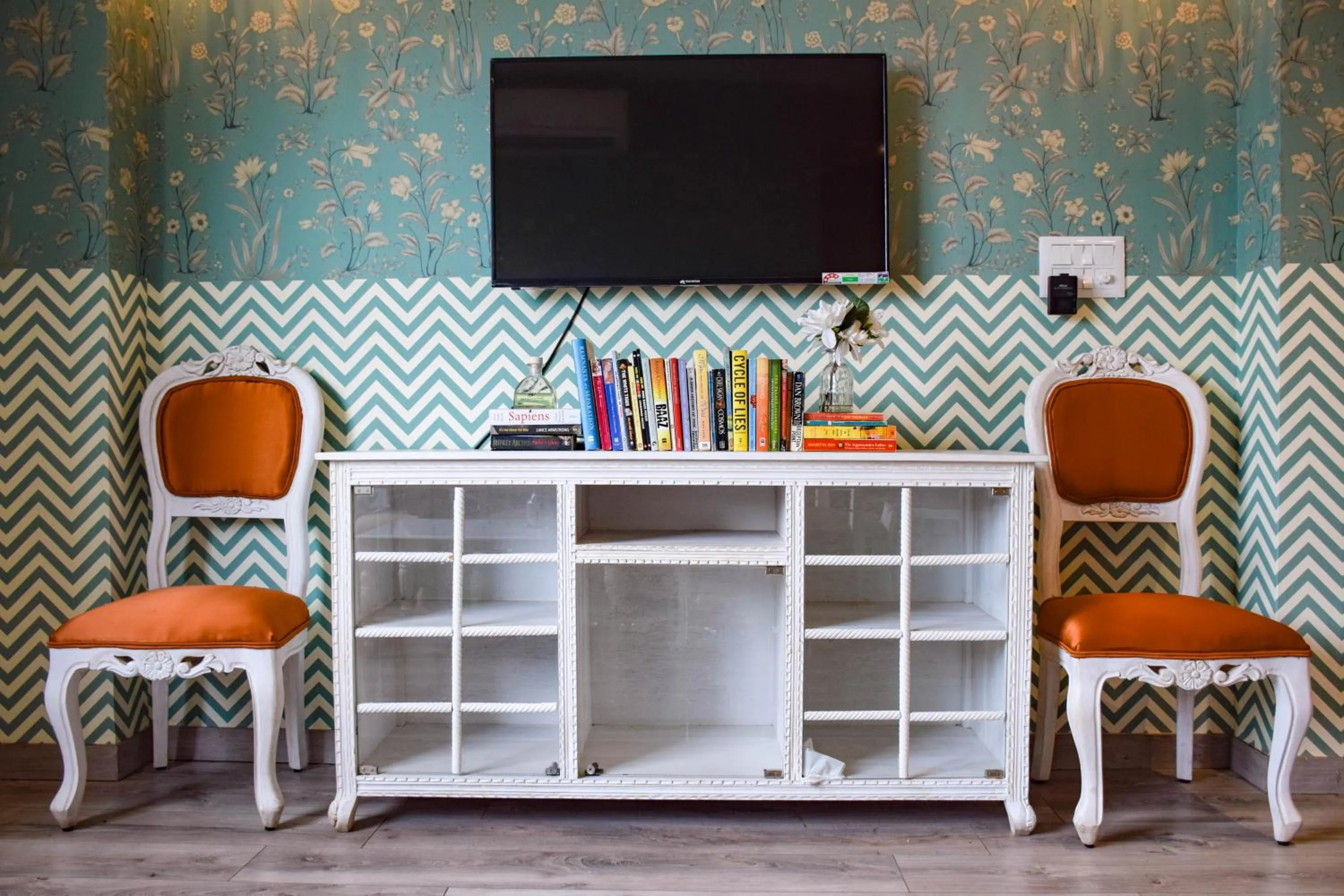 Restaurant/places to eat in Pandya Niwas