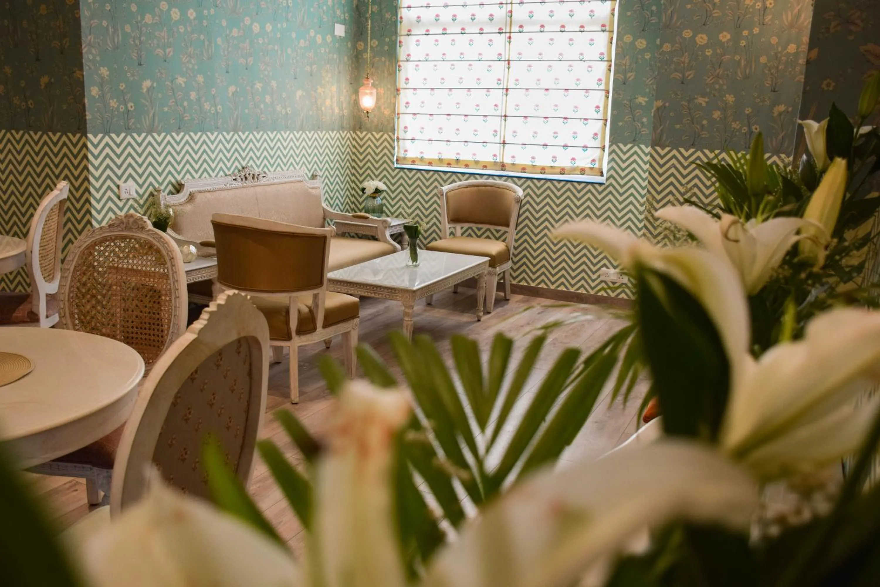 Restaurant/places to eat in Pandya Niwas