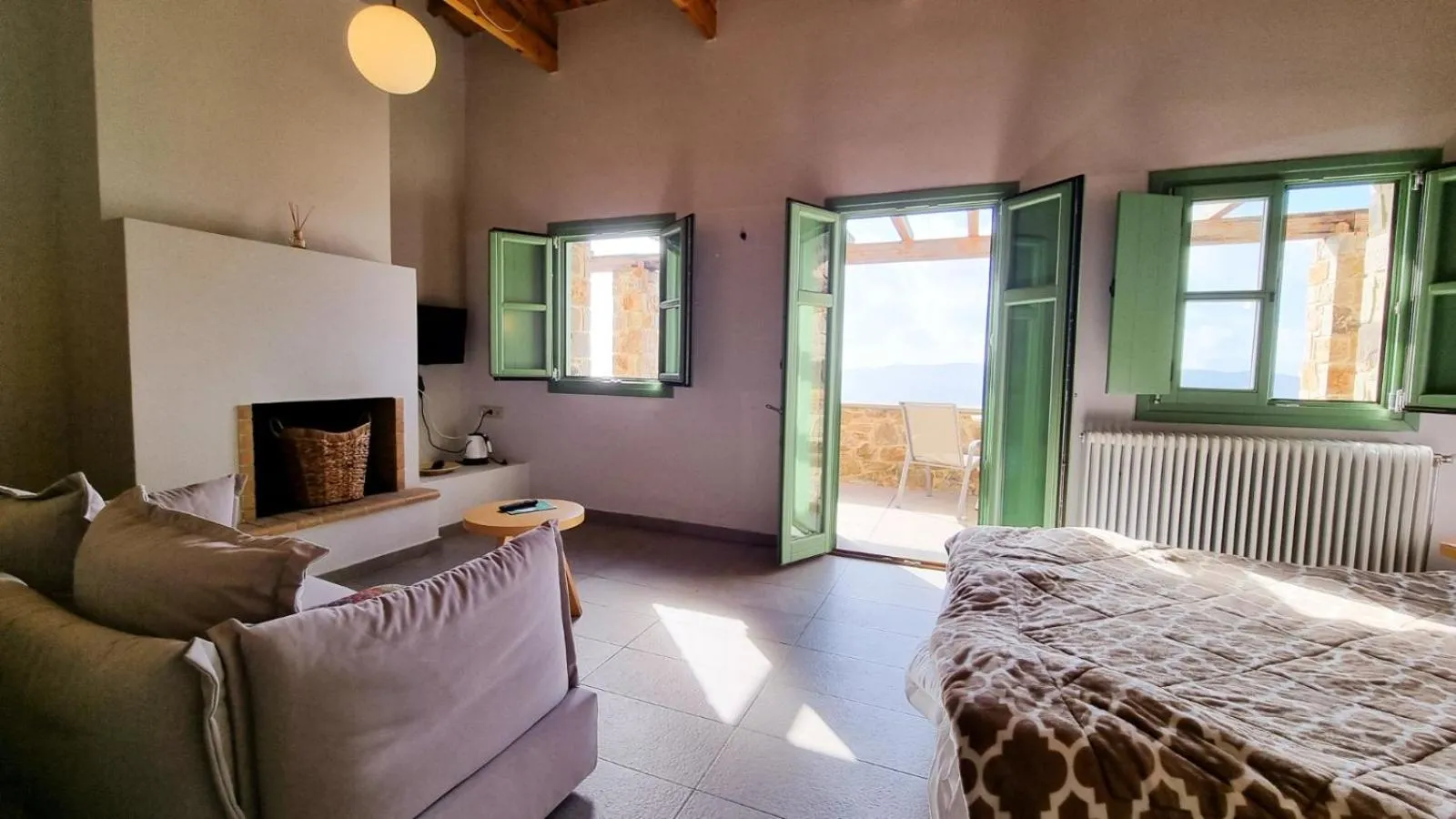 Property building, Bed in Foresta in Medias Mores