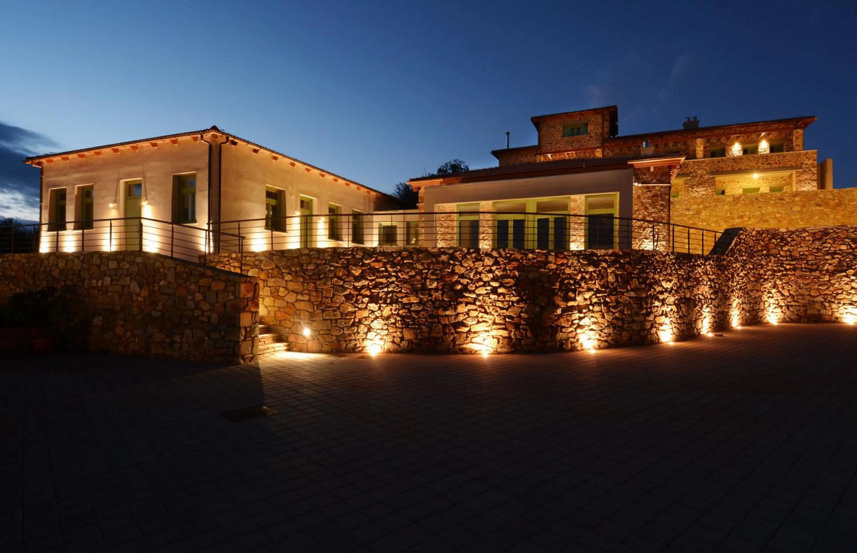 Facade/entrance in Foresta in Medias Mores