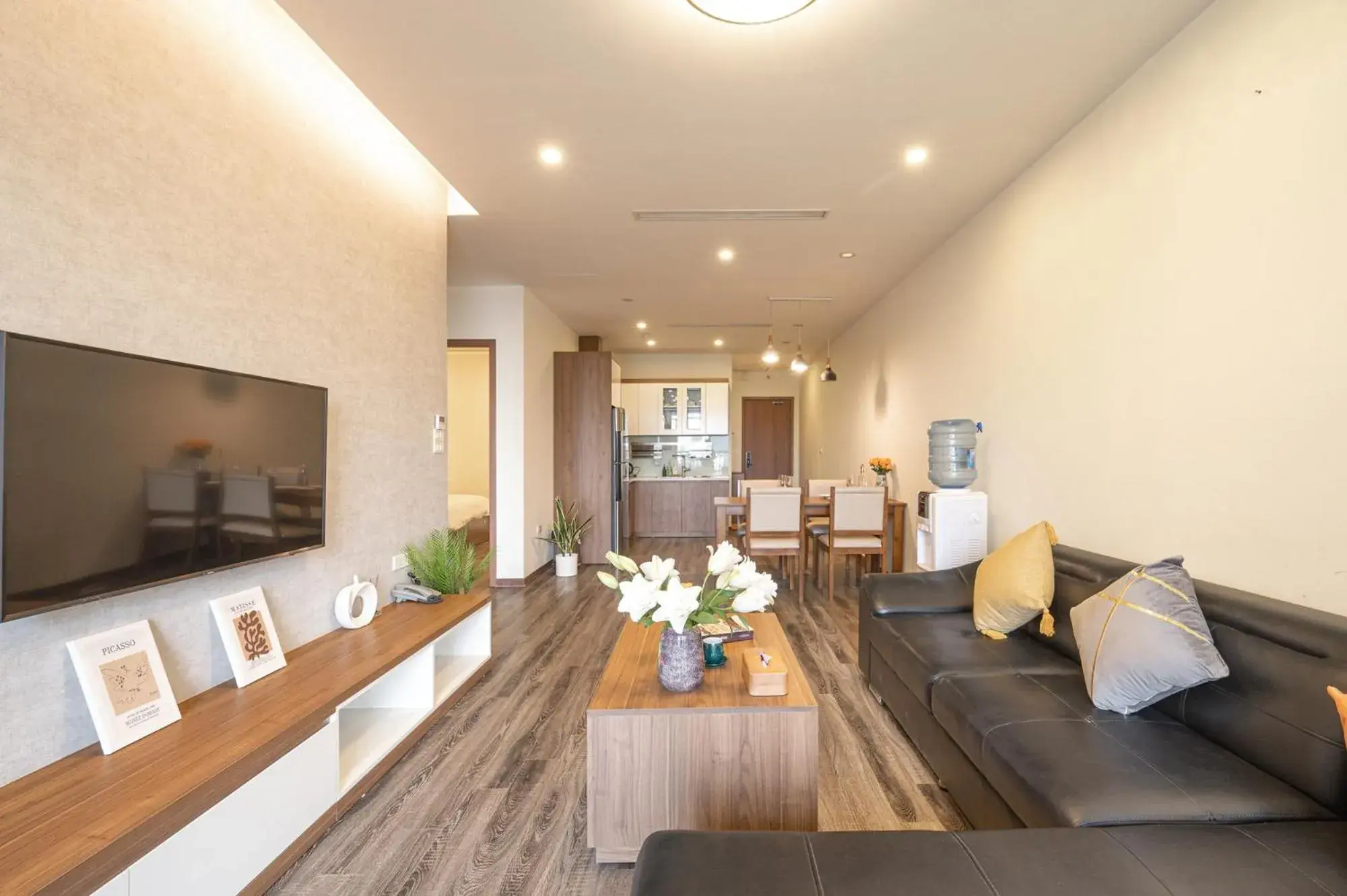 Luxe Paradise Suites Tay Ho Luxe Paradise Suites Tay Ho