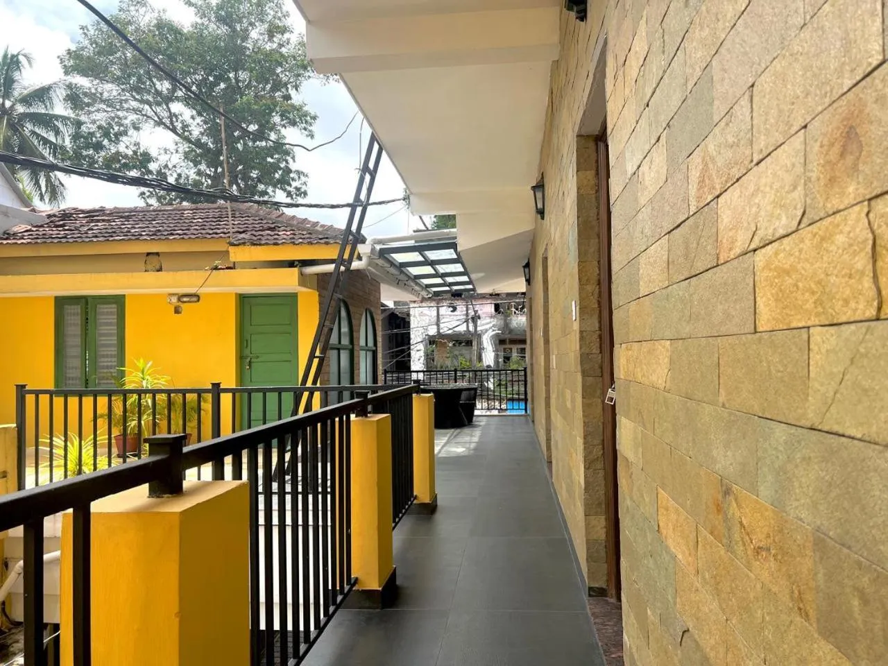 Property building in Fortkochi Beach Inn