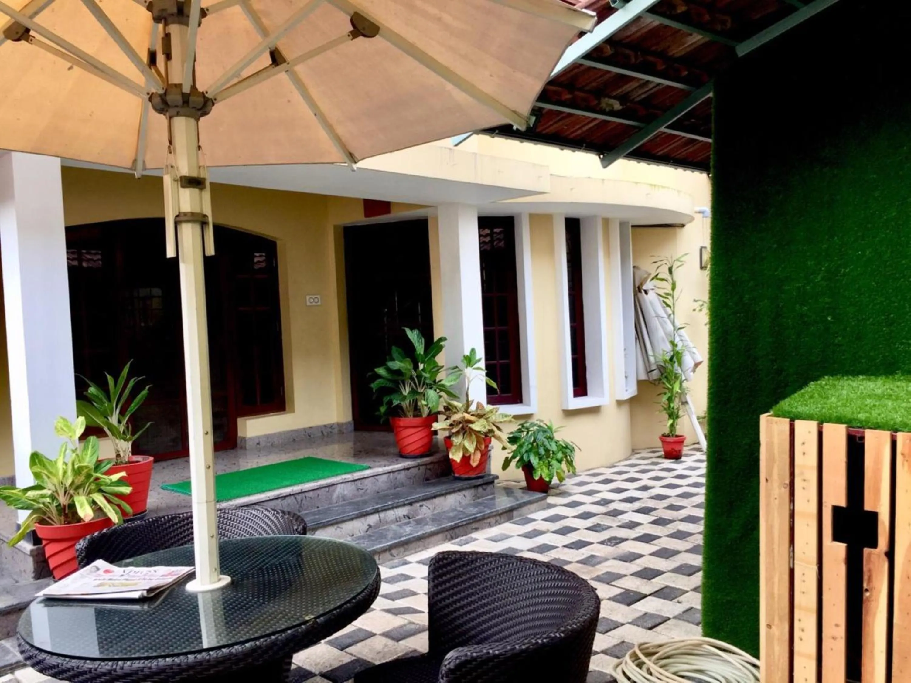 Facade/entrance in Fortkochi Beach Inn