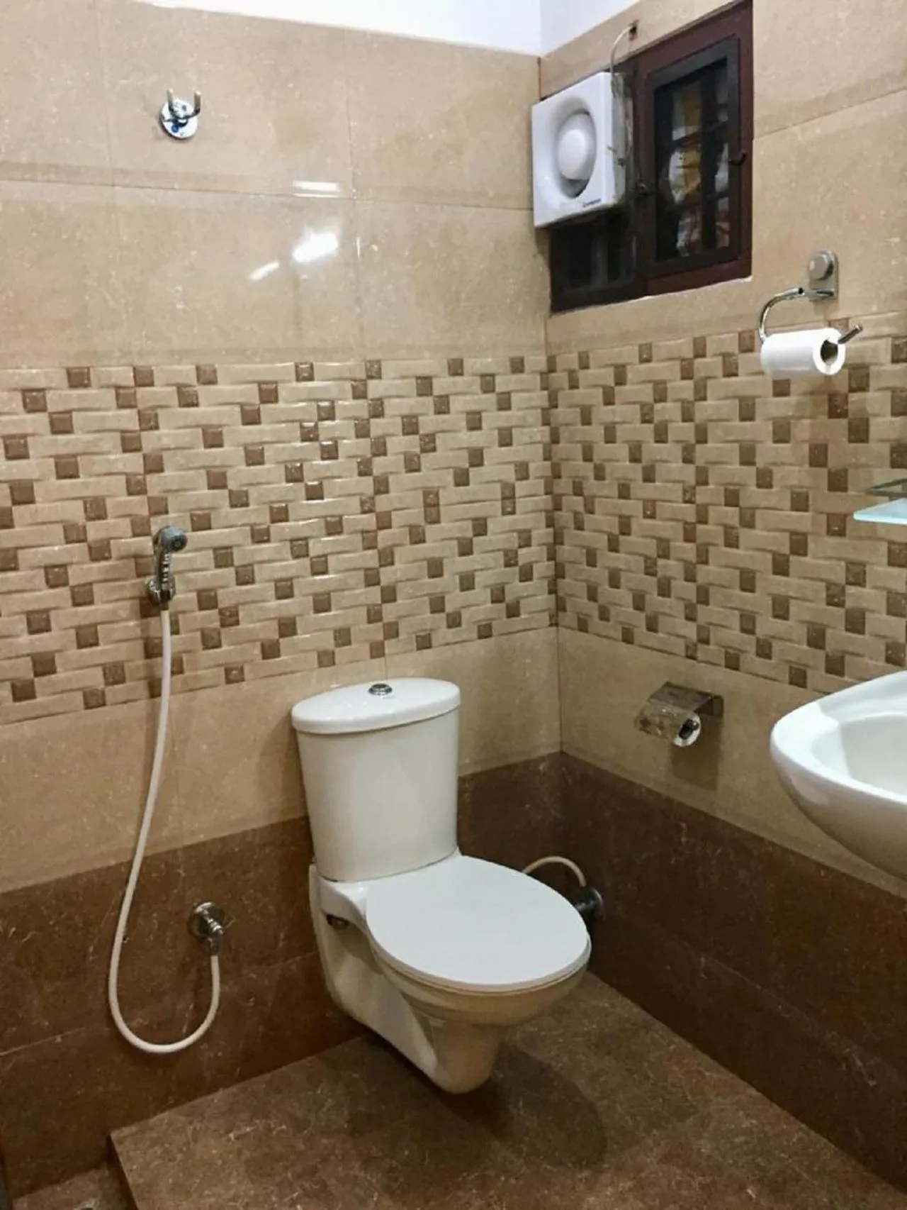 Bathroom in Fortkochi Beach Inn