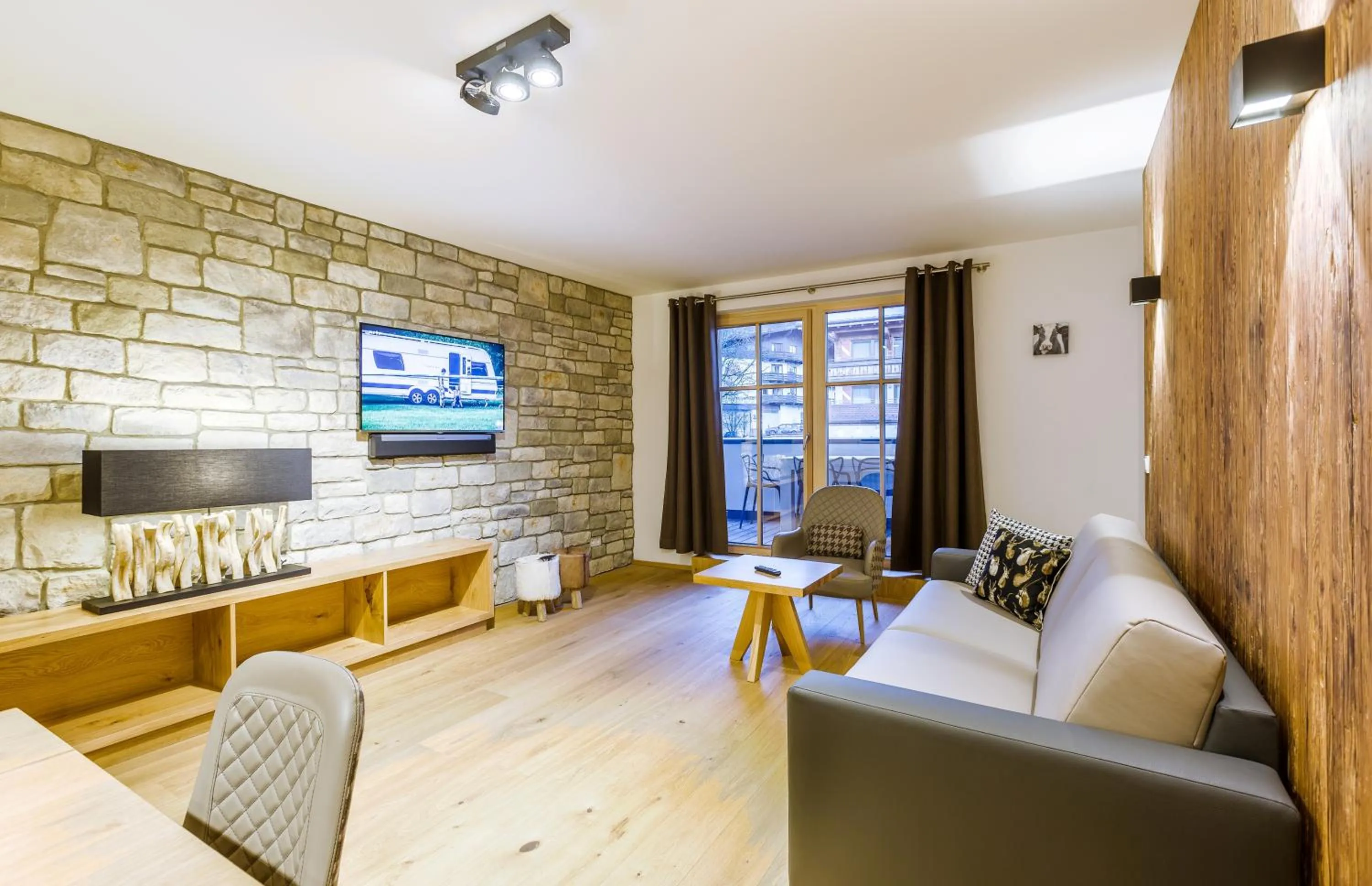 TV and multimedia in Bolodges Apartments by Alpin Rentals