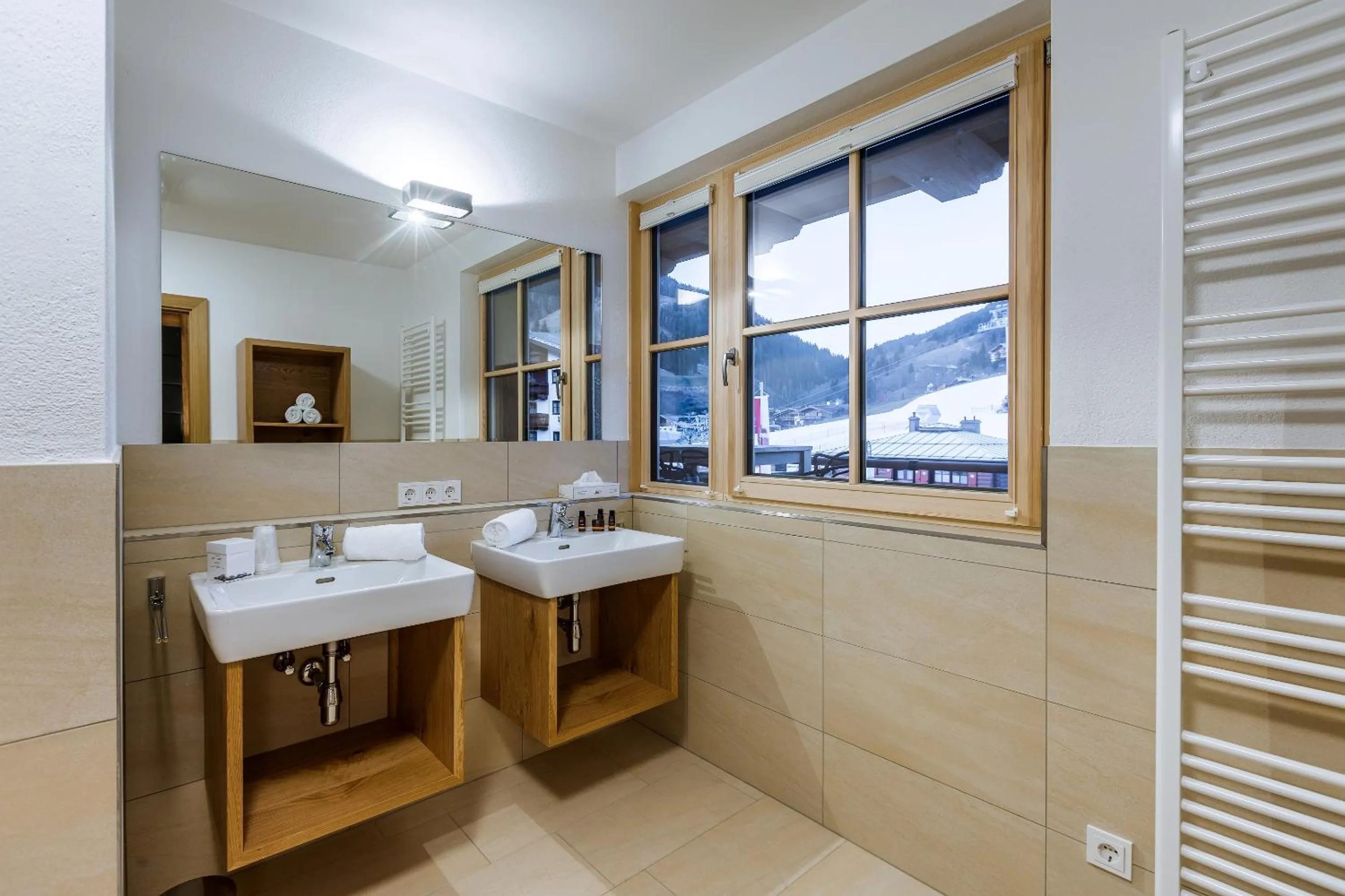 Bathroom in Bolodges Apartments by Alpin Rentals