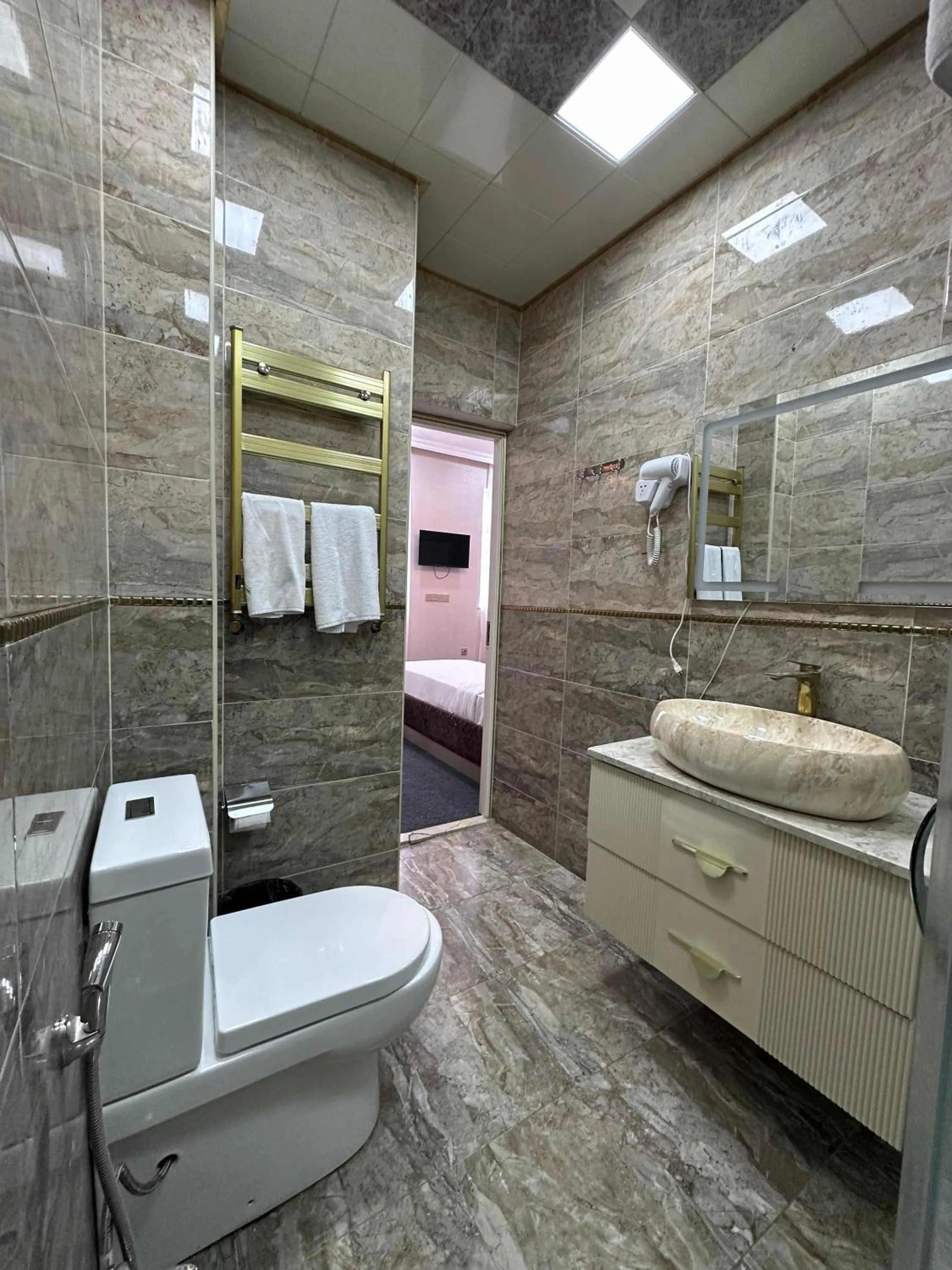 Shower in Central City Hotel