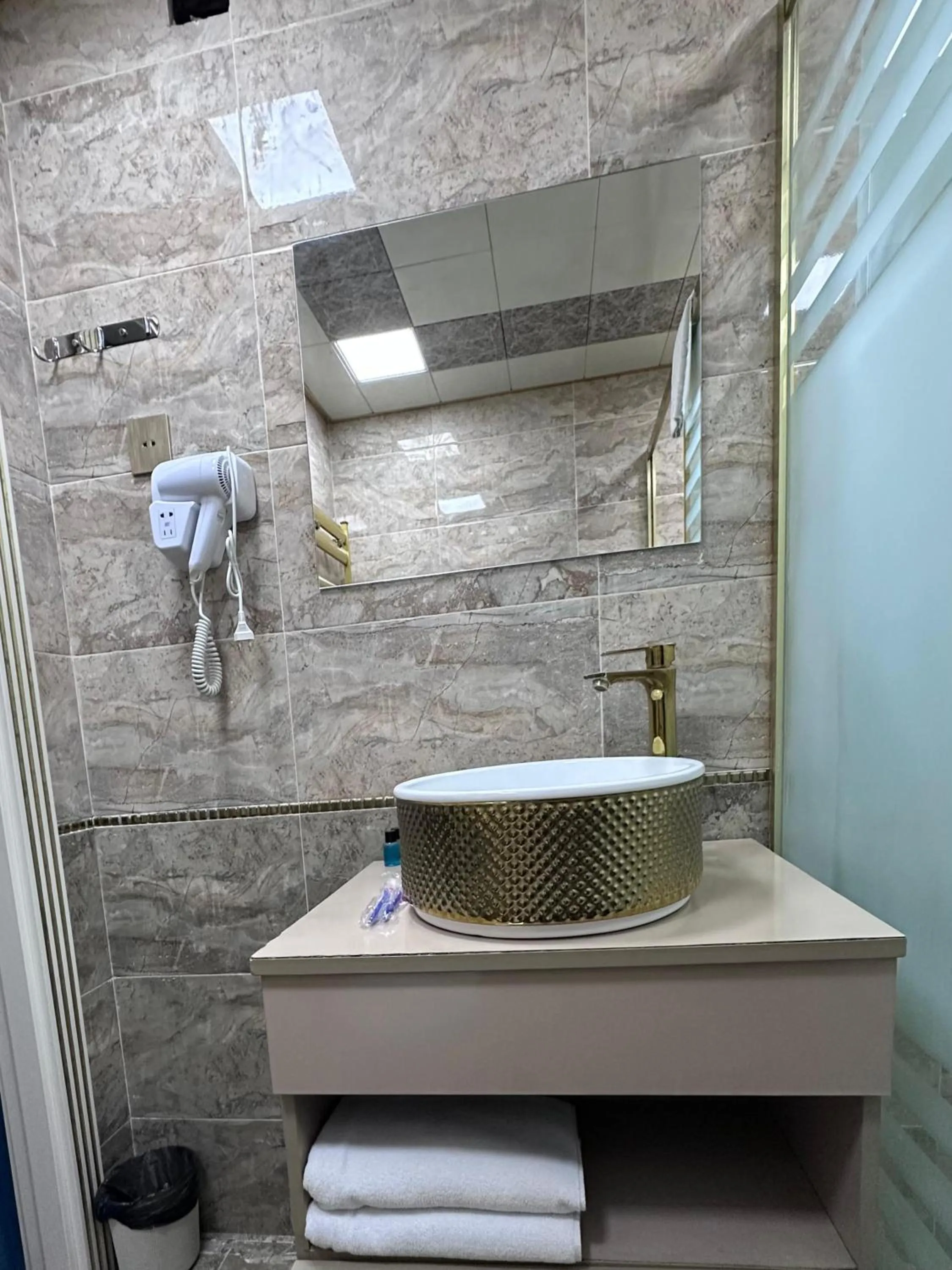 Shower in Central City Hotel