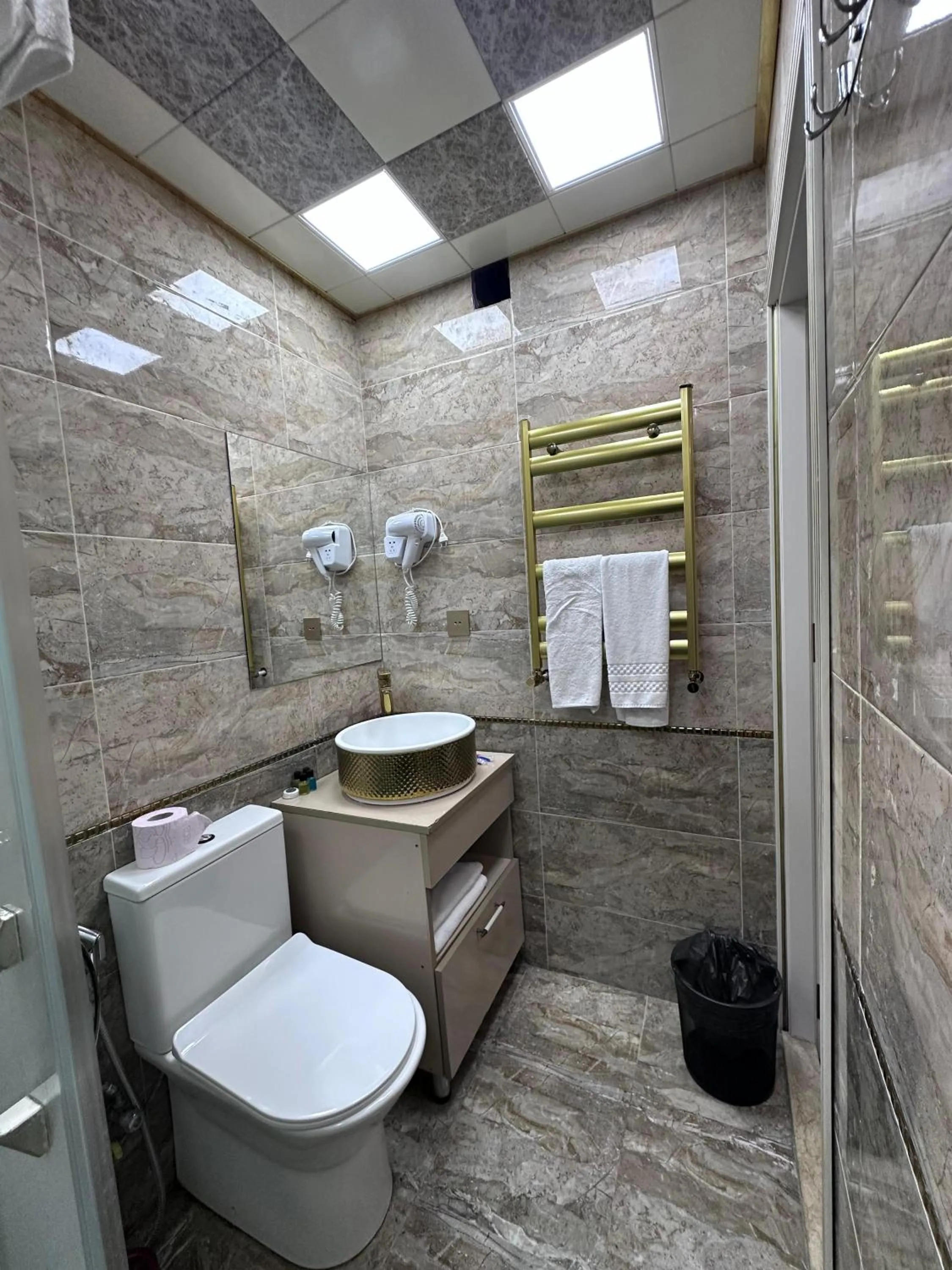 Shower in Central City Hotel