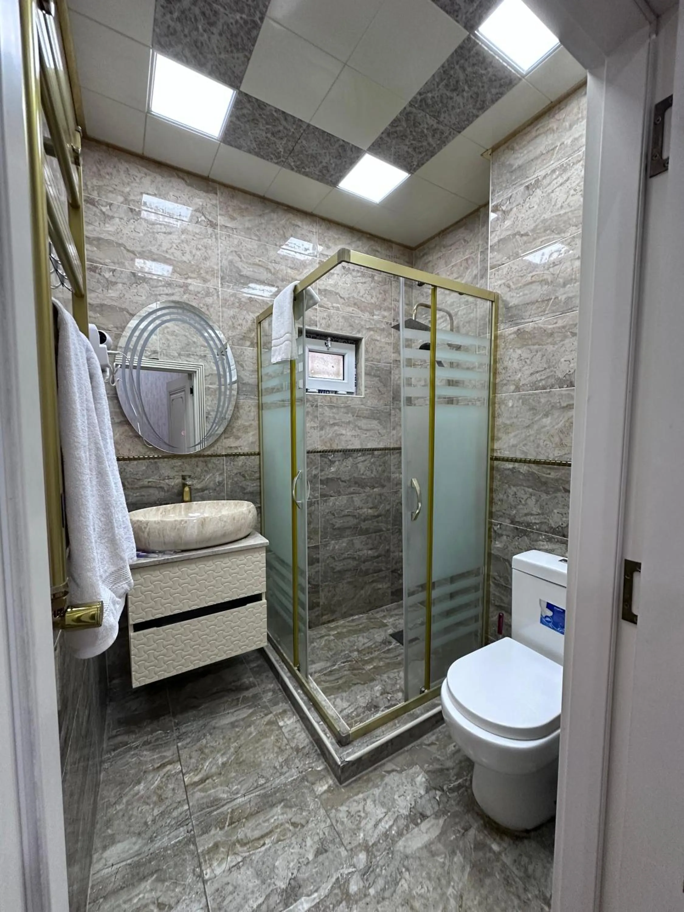 Shower in Central City Hotel