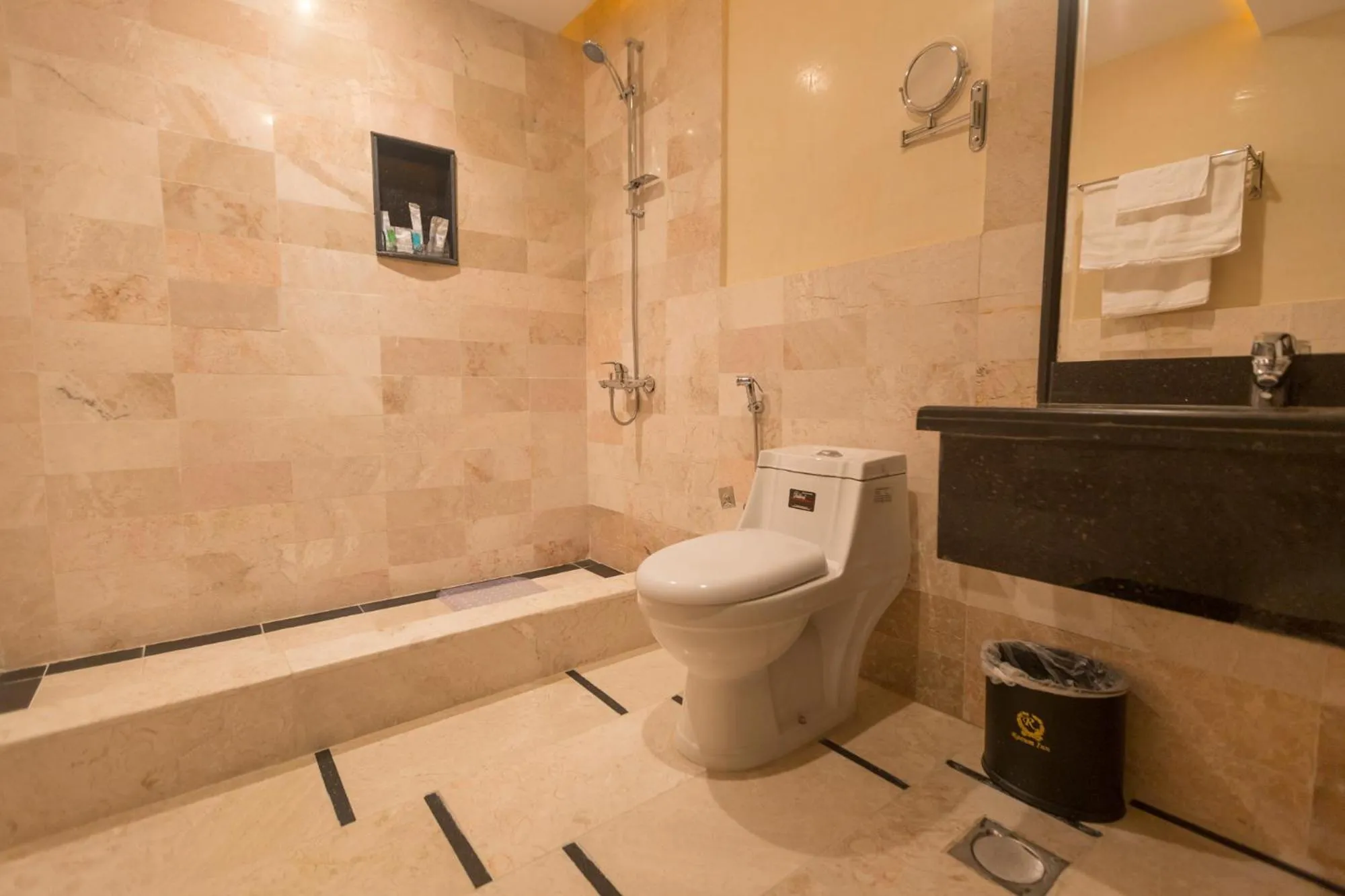 Bathroom in رؤوم ان للشقق الفندقية-Raoum Inn Hotel Apartments
