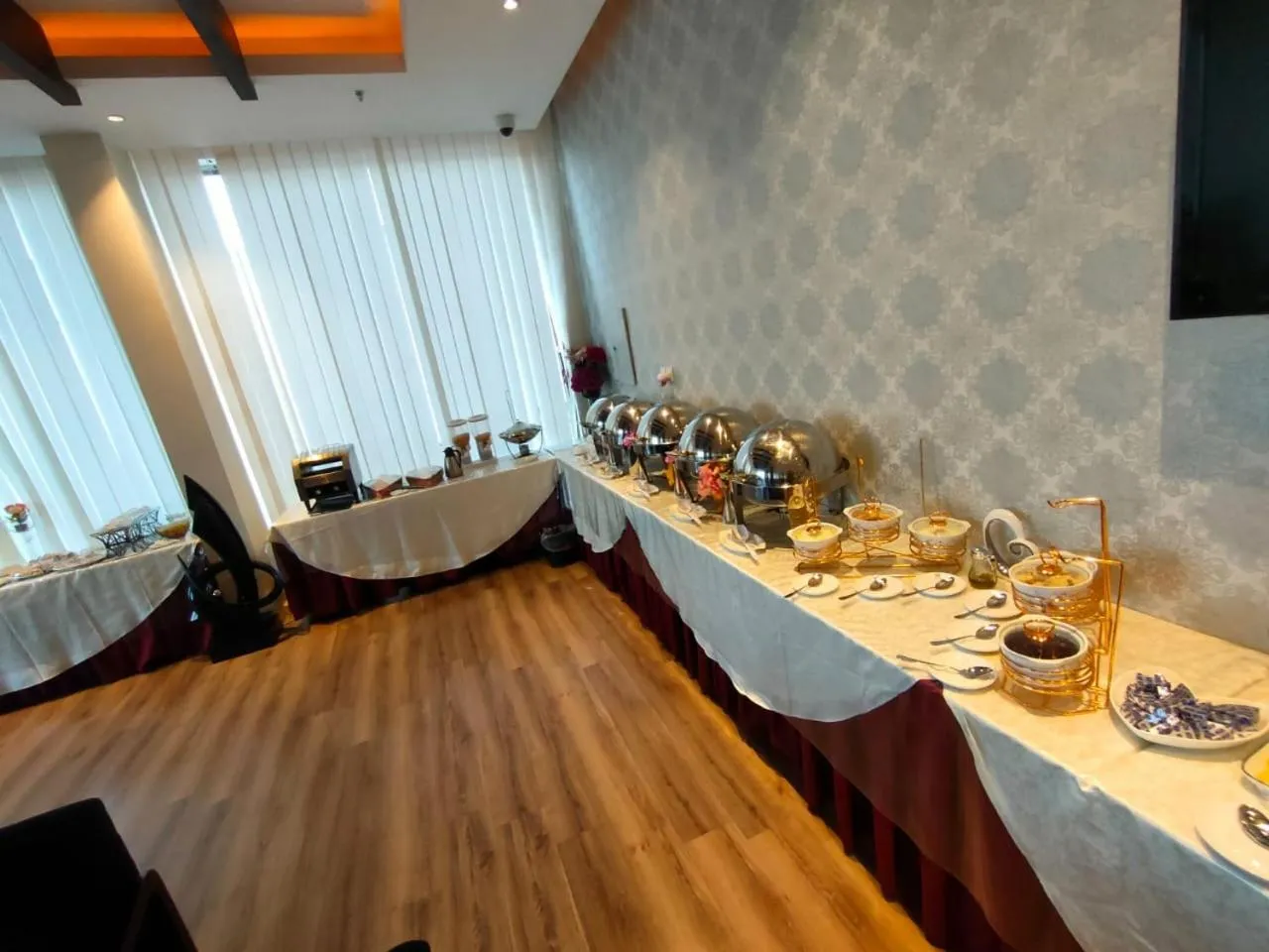 Restaurant/places to eat in رؤوم ان للشقق الفندقية-Raoum Inn Hotel Apartments