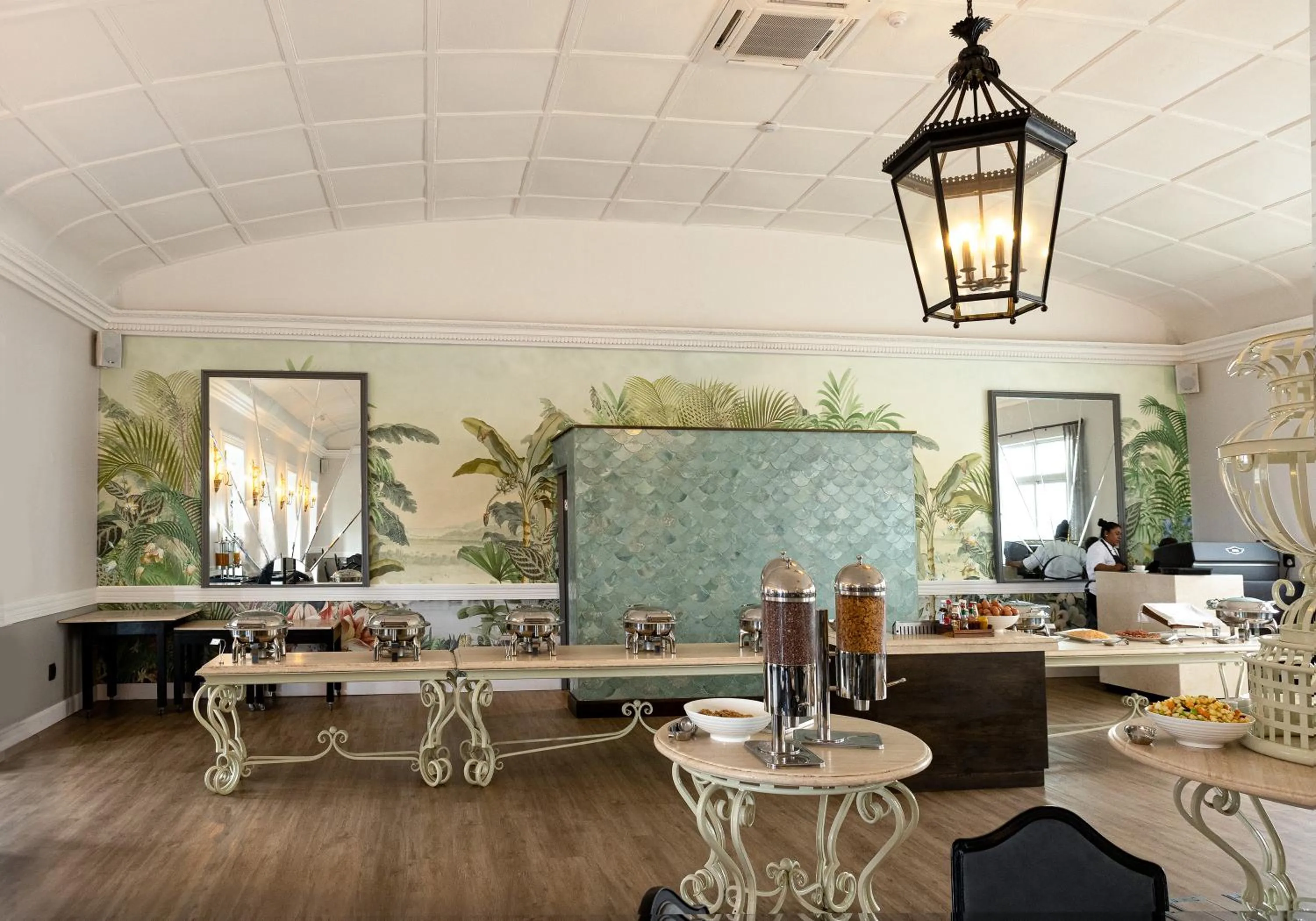 Dining area in Parade Hotel