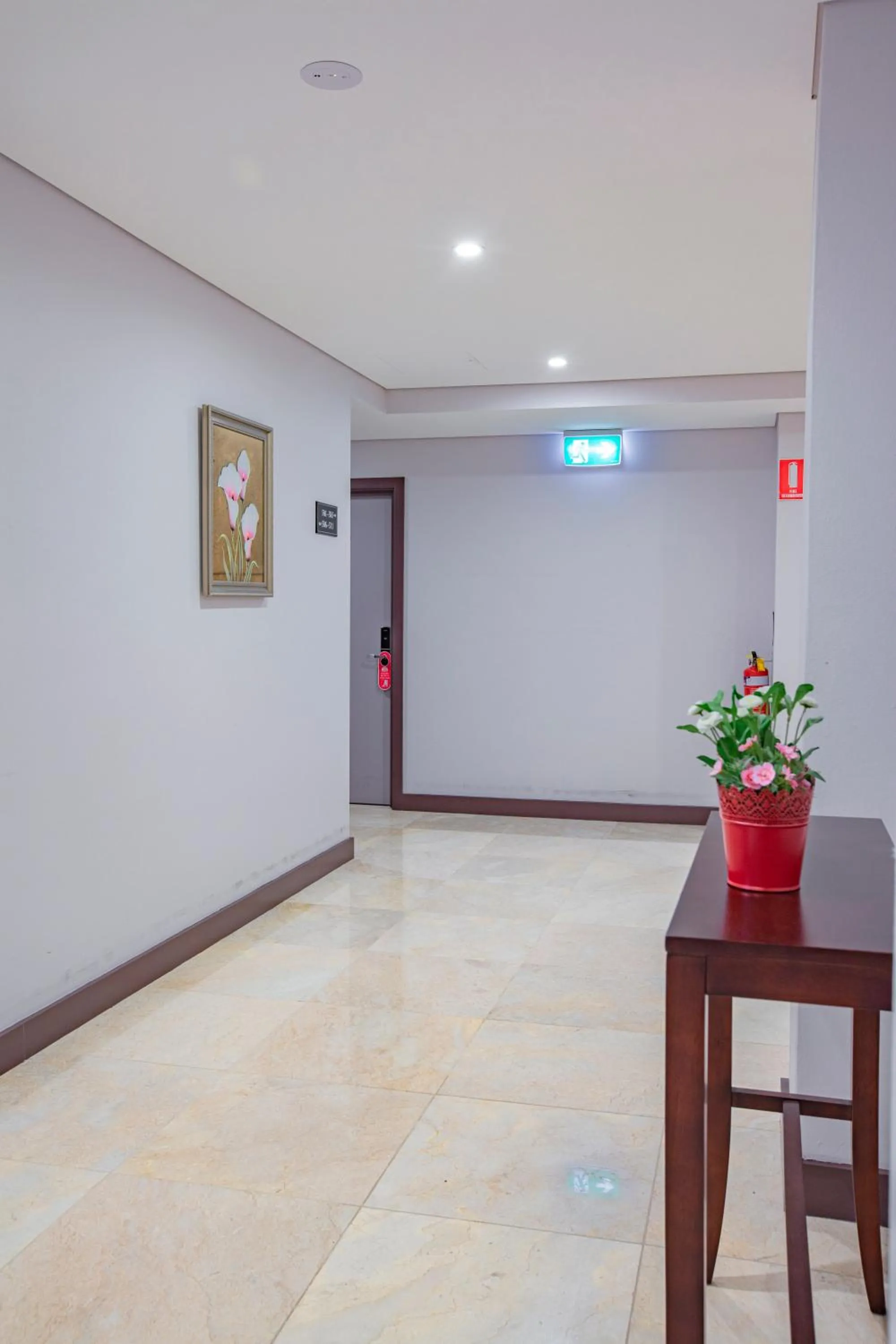 Property building in Megaboom City Hotel