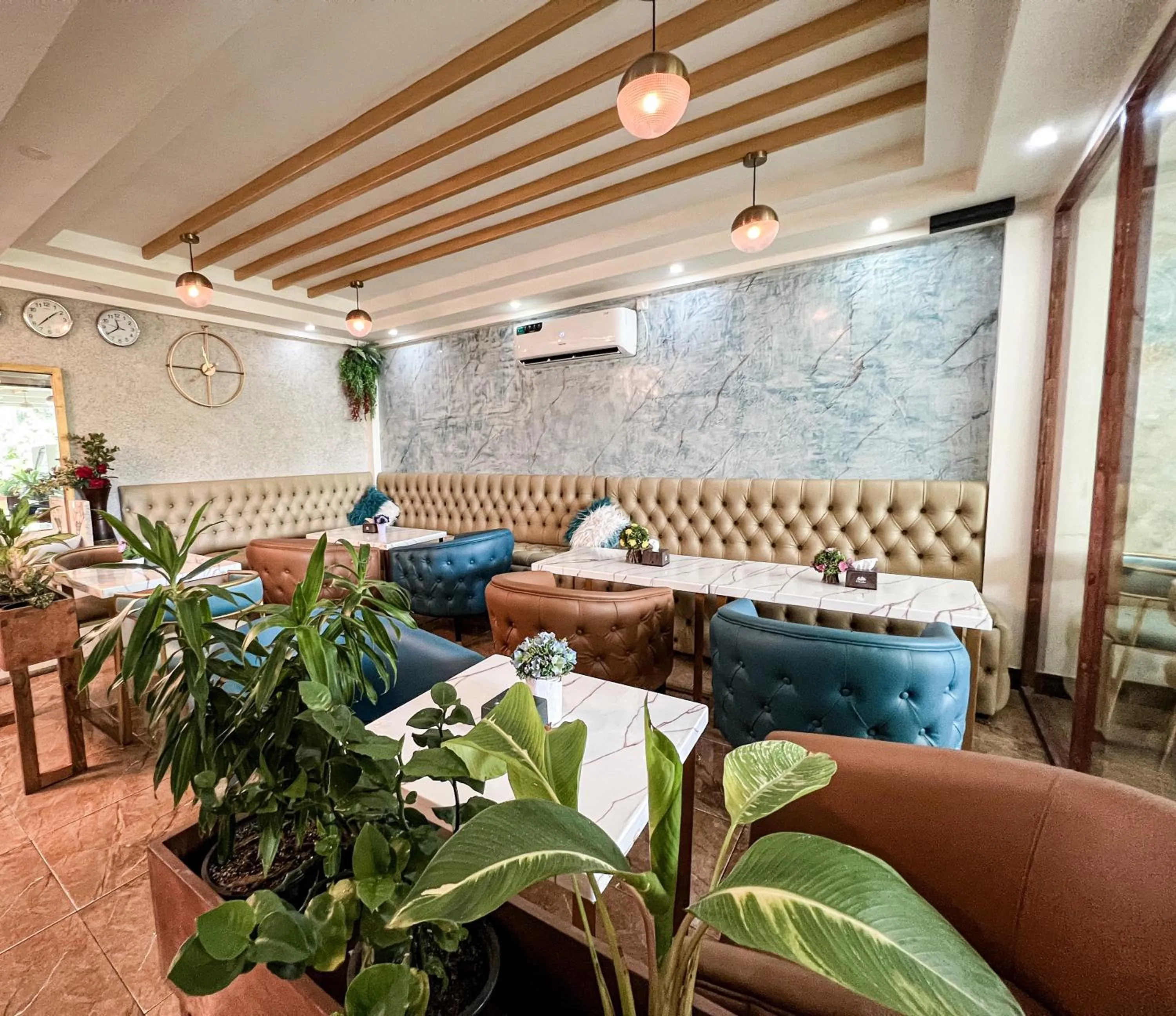 Restaurant/places to eat in Vilu Rest