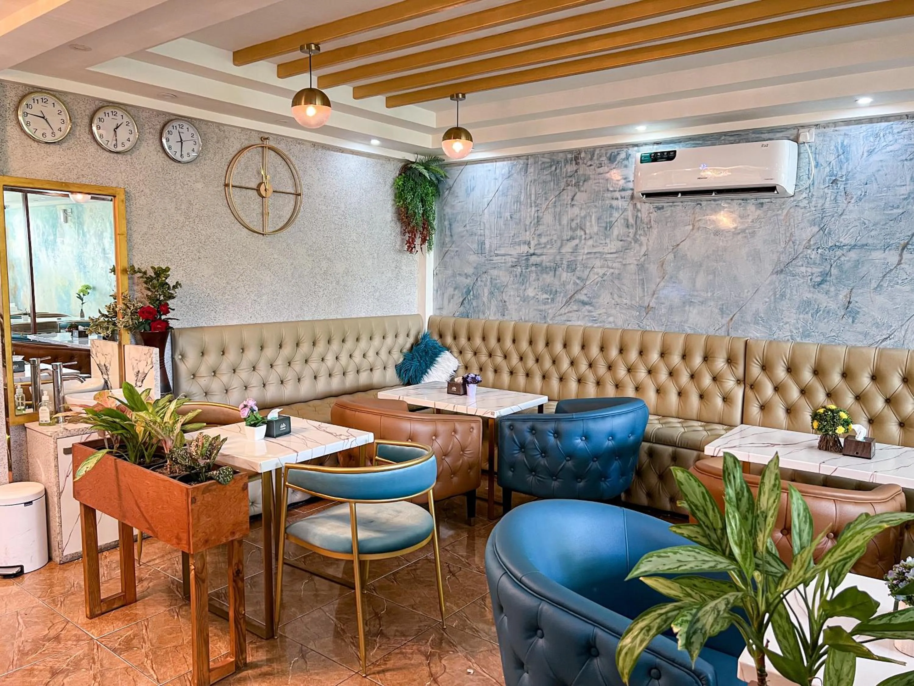 Restaurant/places to eat in Vilu Rest