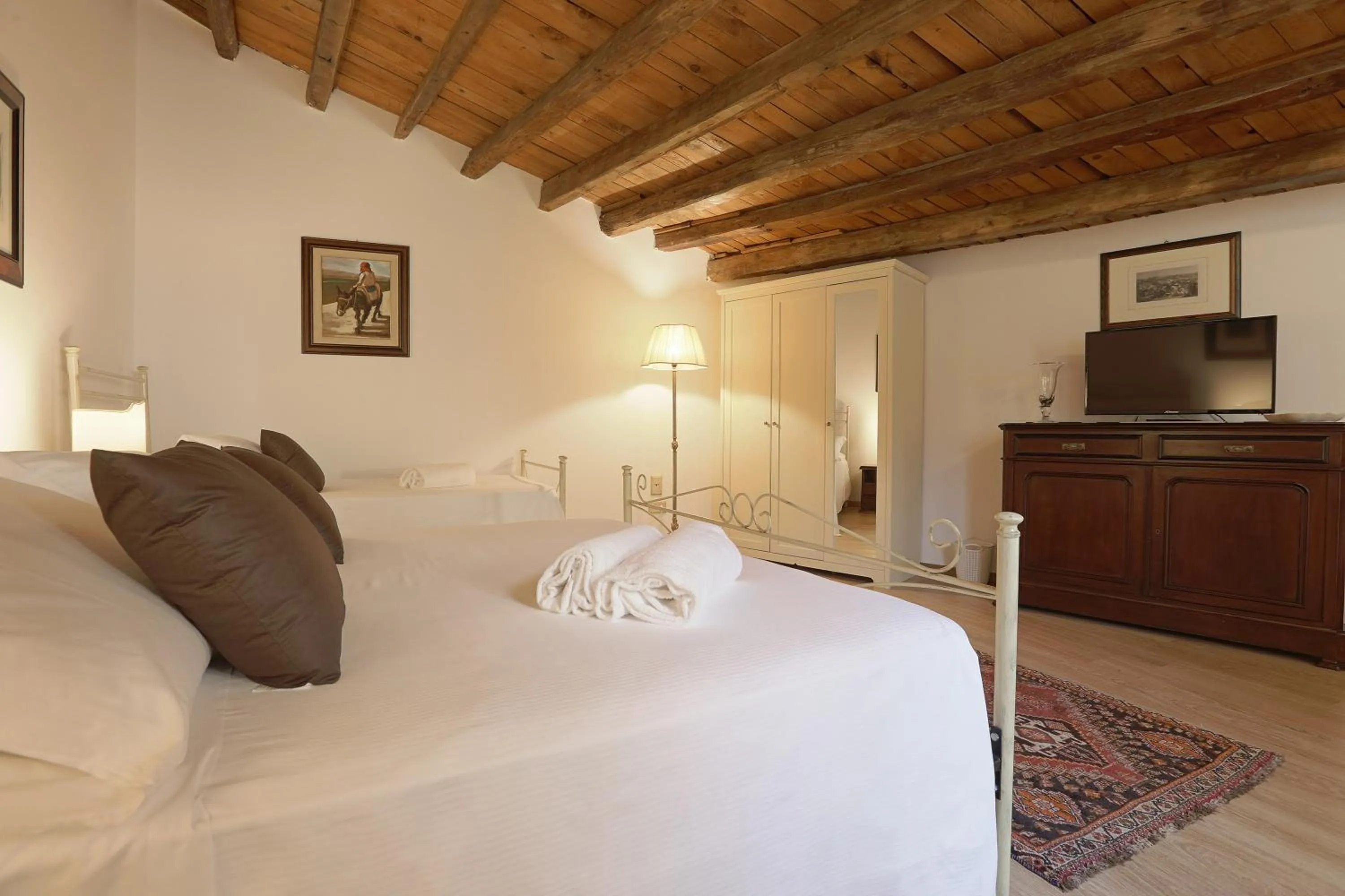 Bedroom, Bed in Atenea Luxury Suites - Atenea Collection