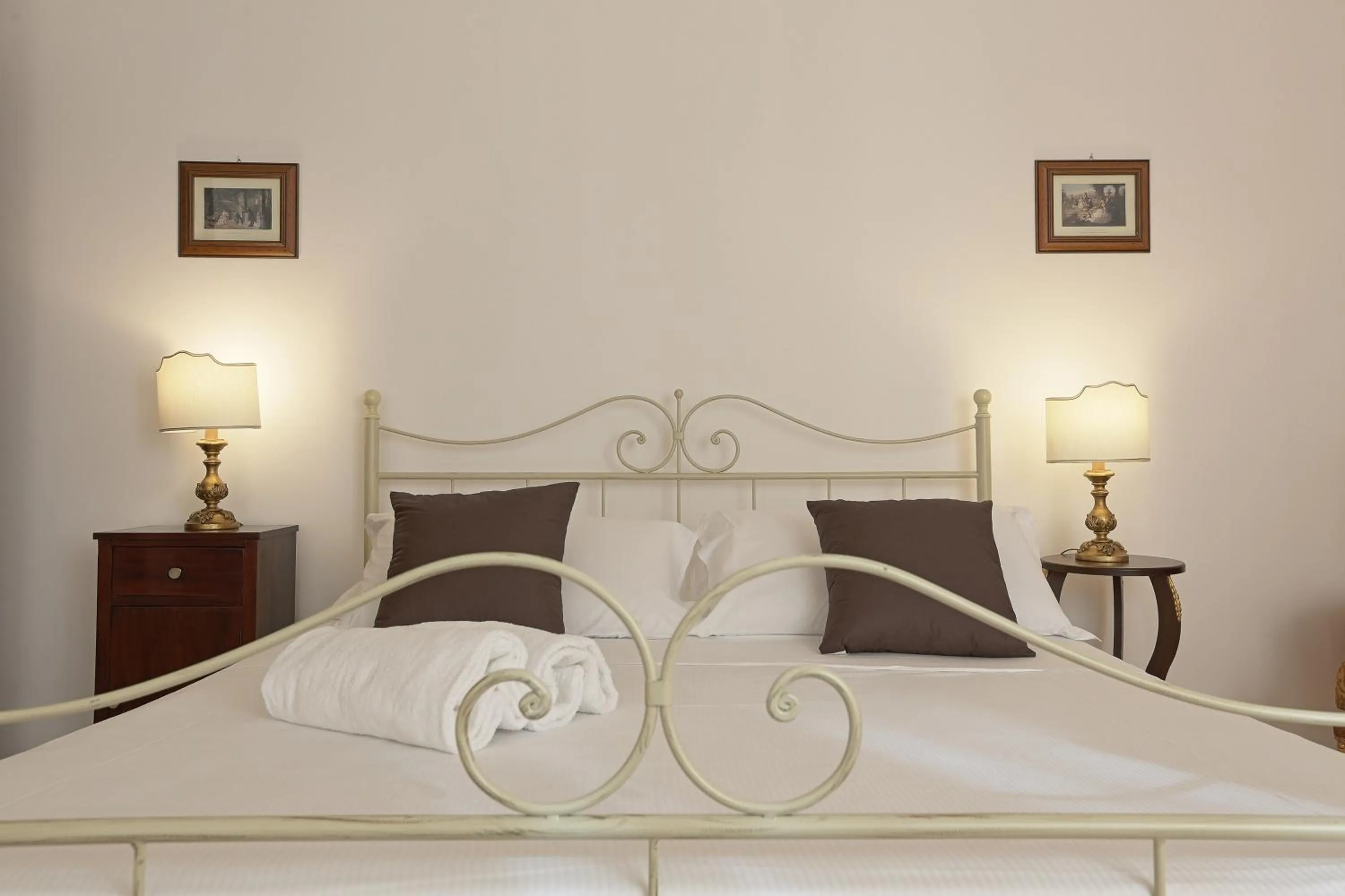 Bedroom, Bed in Atenea Luxury Suites - Atenea Collection