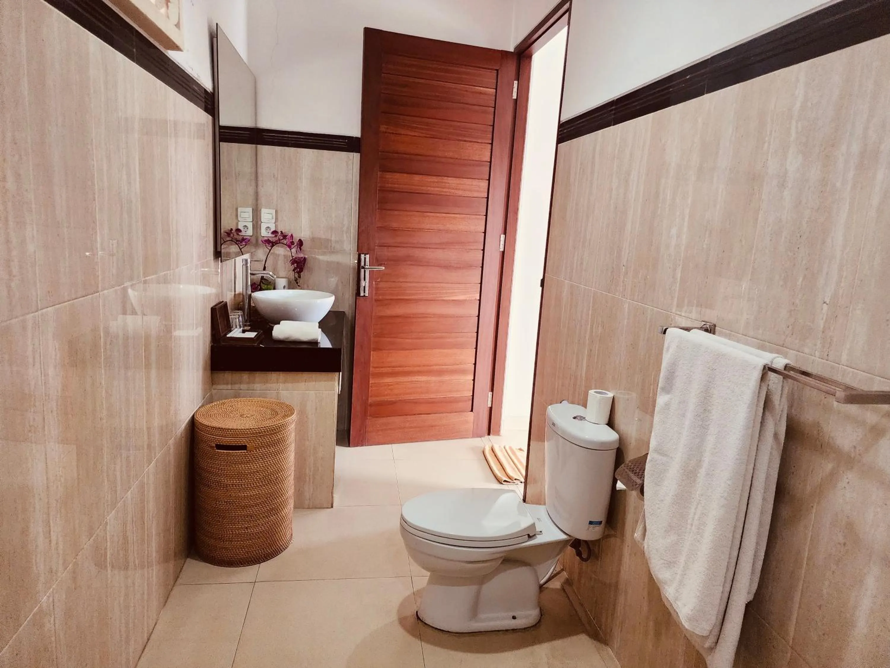 Toilet in Uma Padi Villa