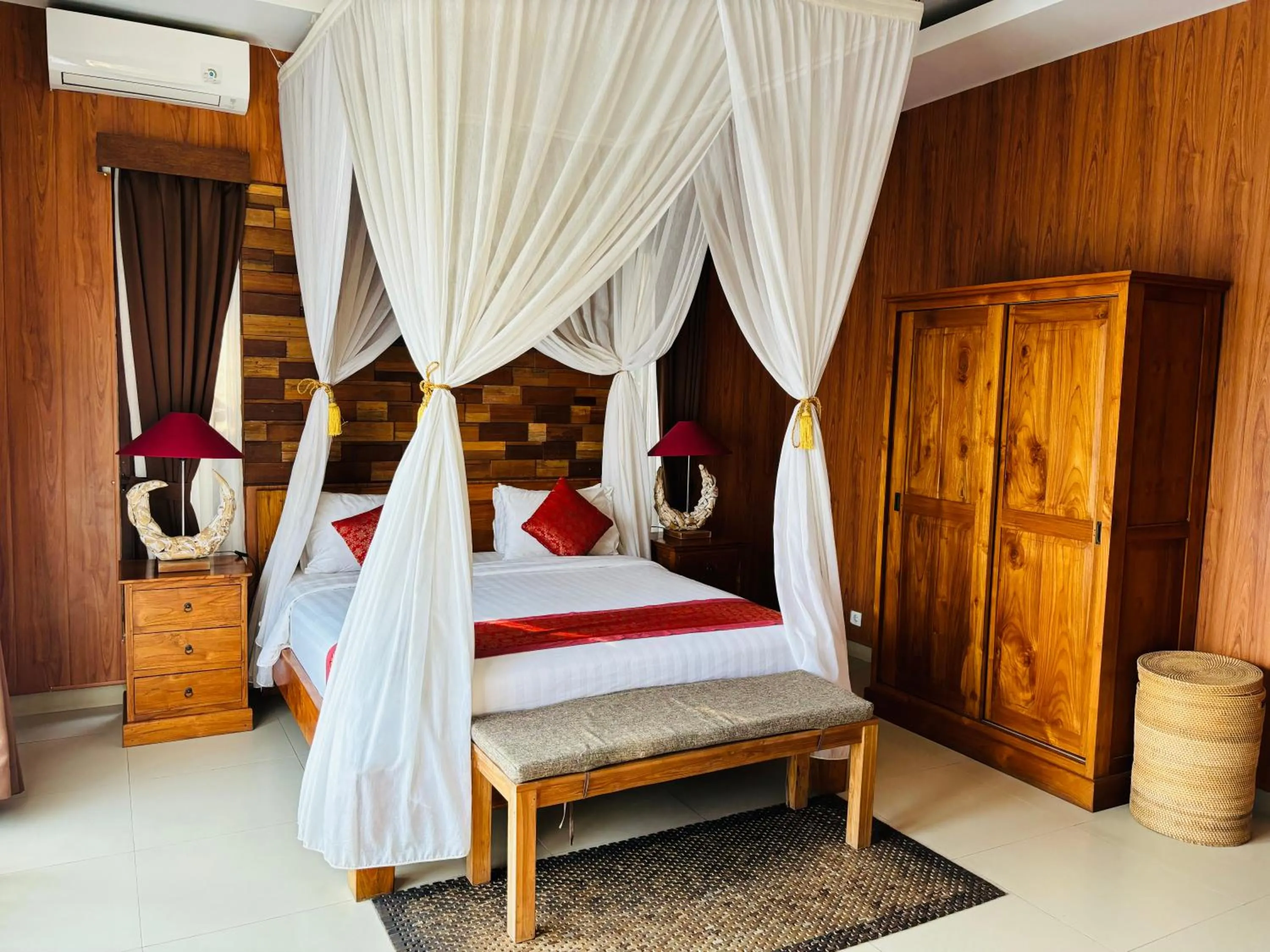 Bed in Uma Padi Villa