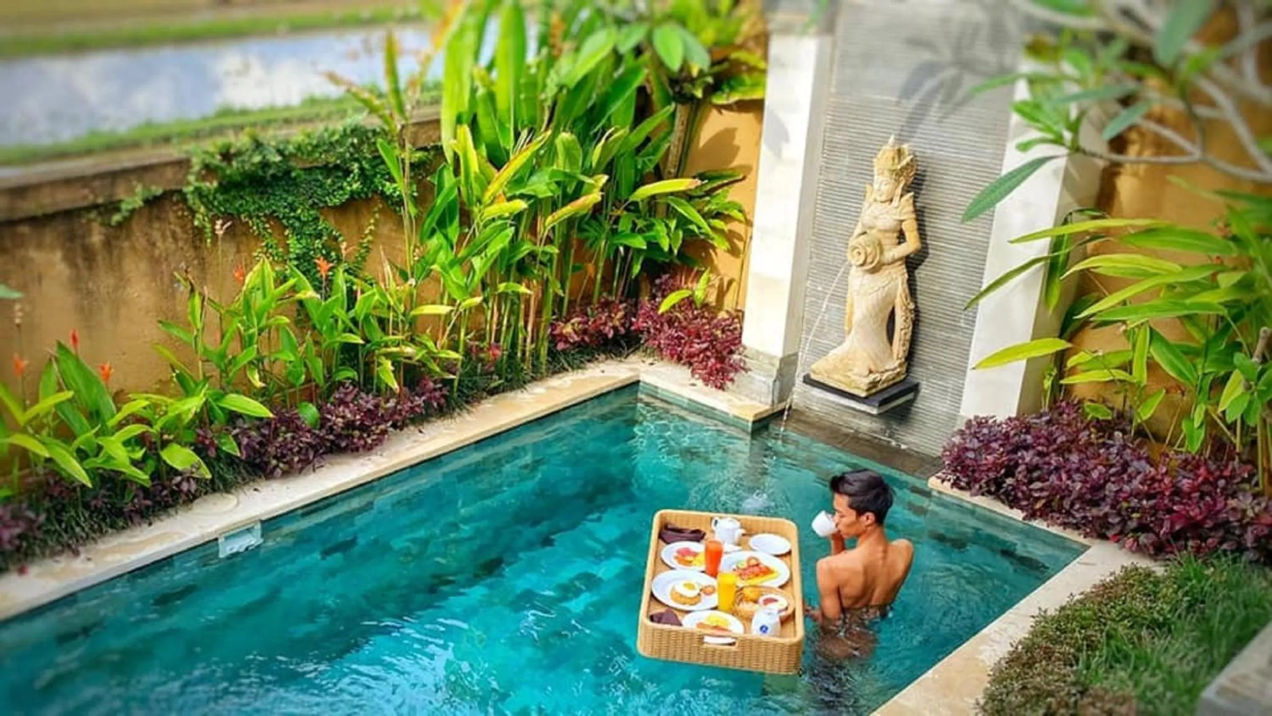 Swimming pool in Uma Padi Villa