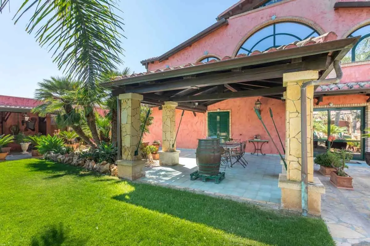 Property building in Villa Flumini