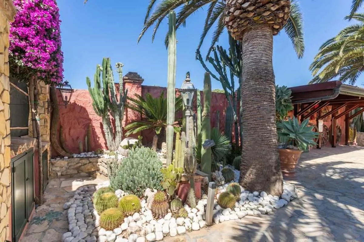 Property building in Villa Flumini