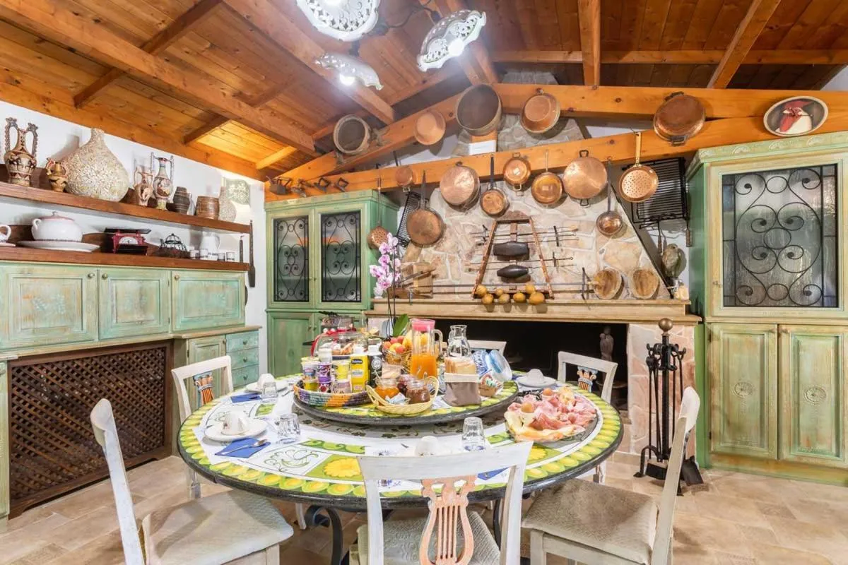 Breakfast in Villa Flumini