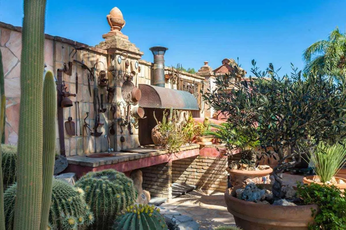 Property building in Villa Flumini