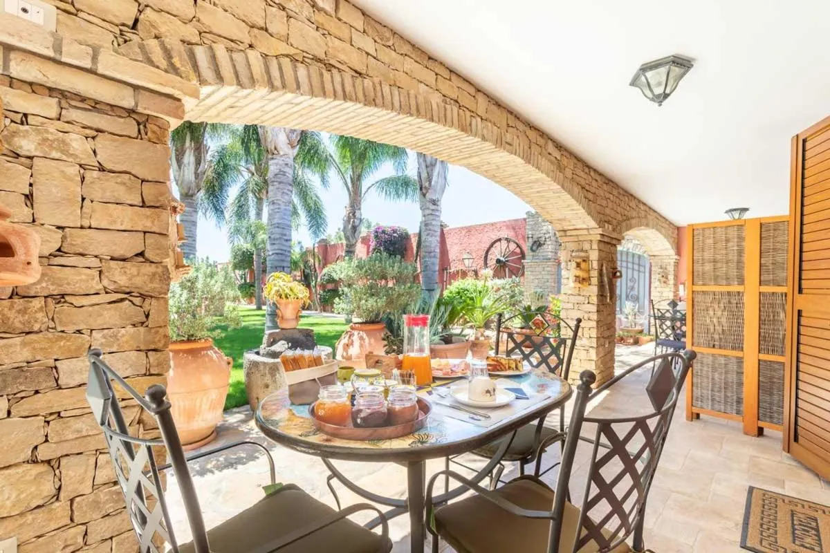 Breakfast in Villa Flumini