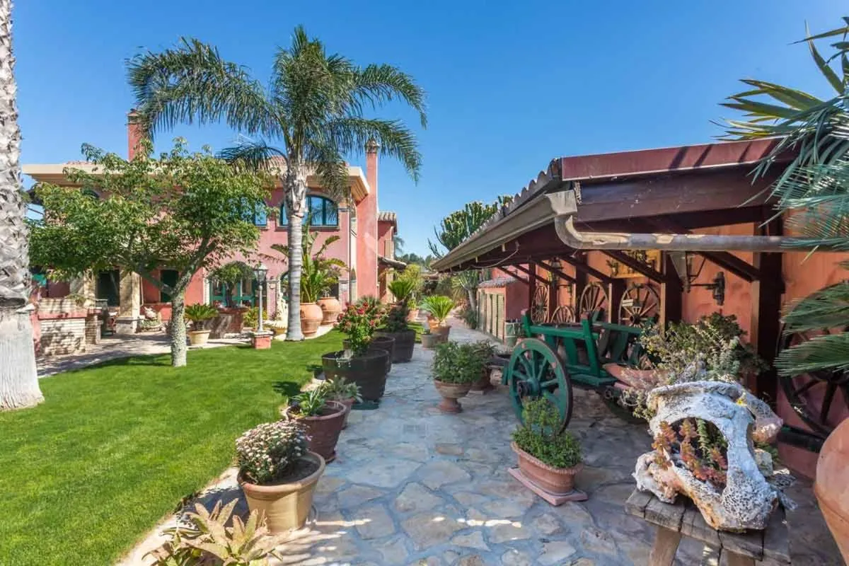 Property building in Villa Flumini