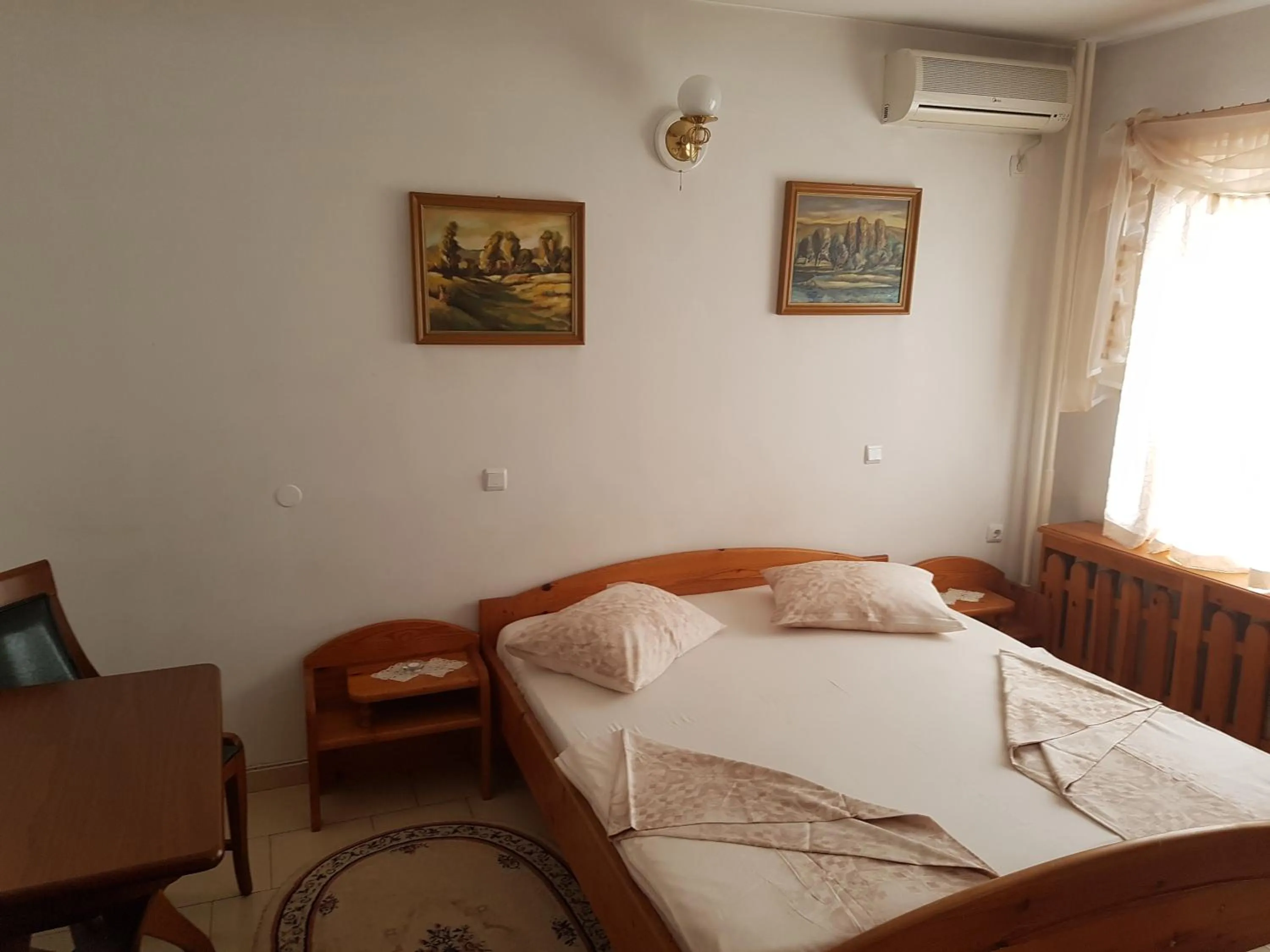 Photo of the whole room, Bed in Hotel Mishel