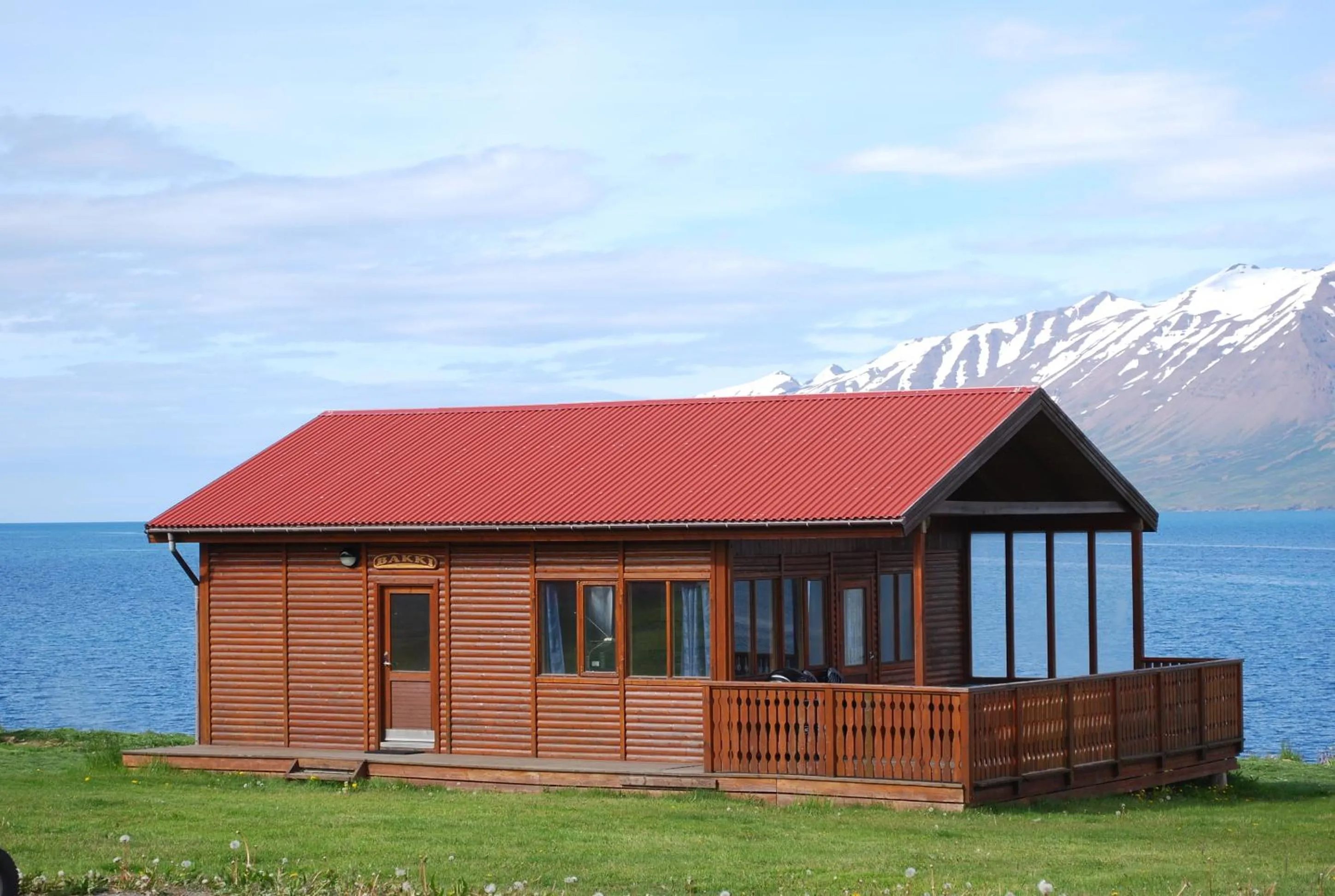 Property building in Ytri Vík