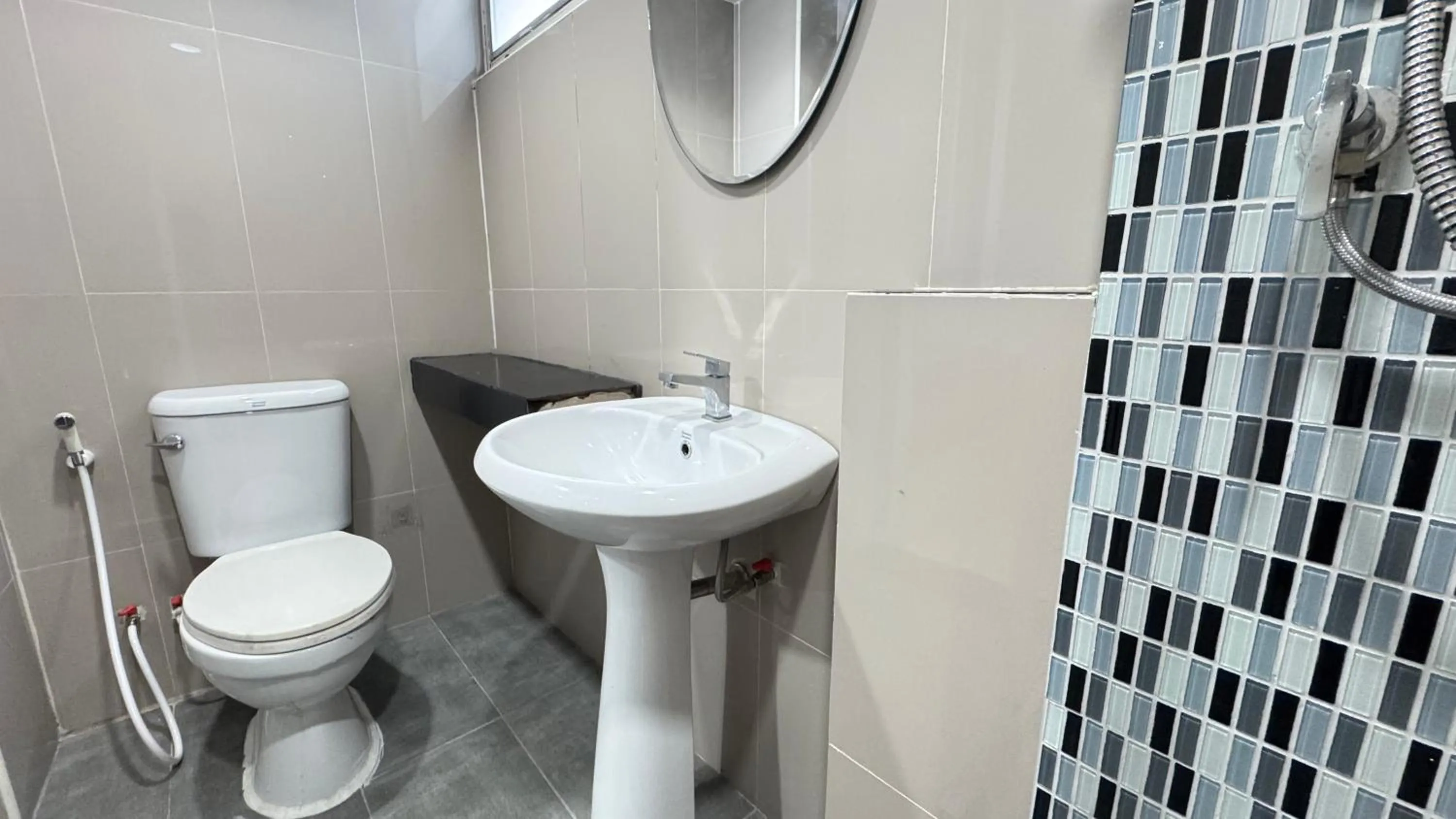 Bathroom in Collection O Mahidol Road