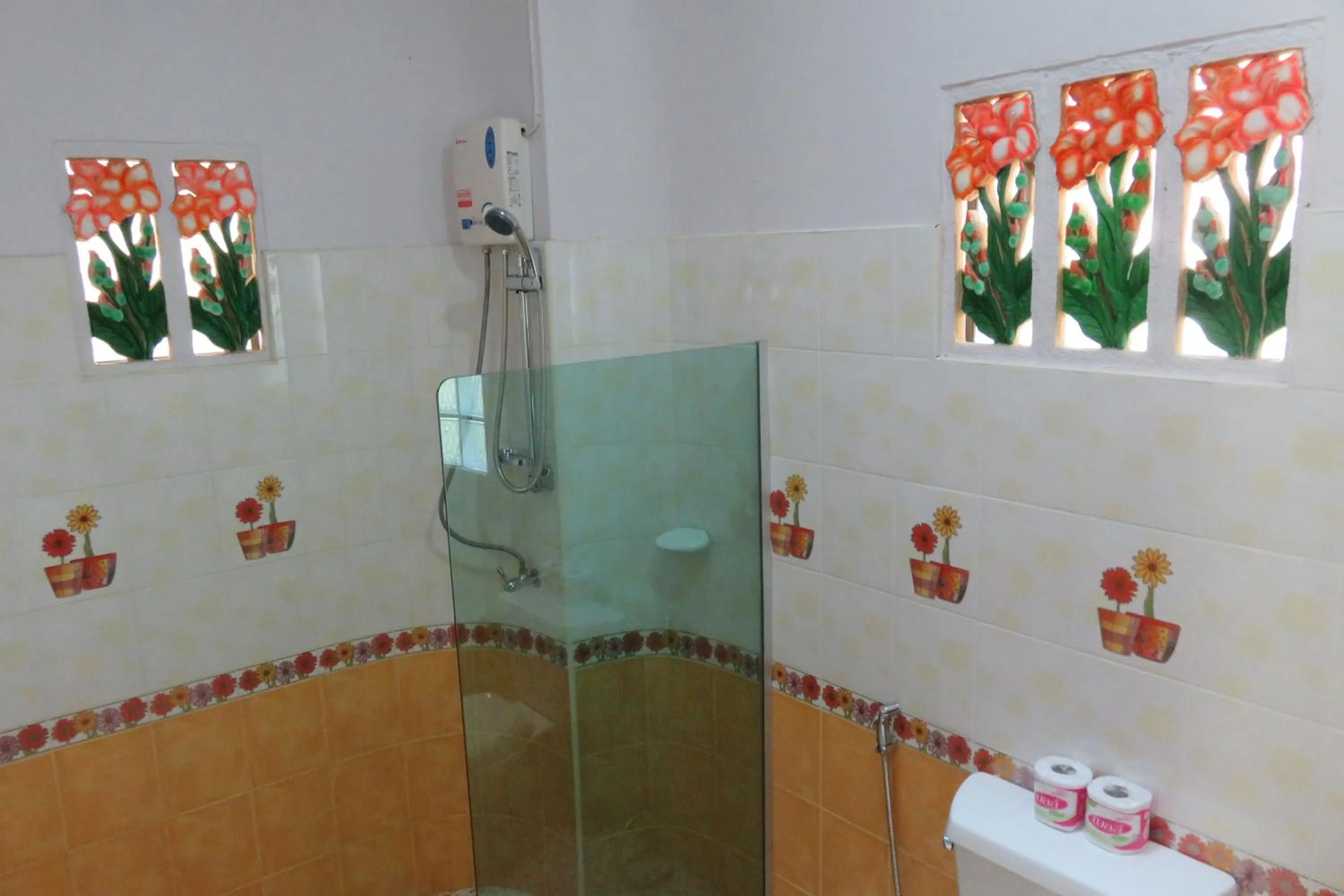 Shower in Macura Resort