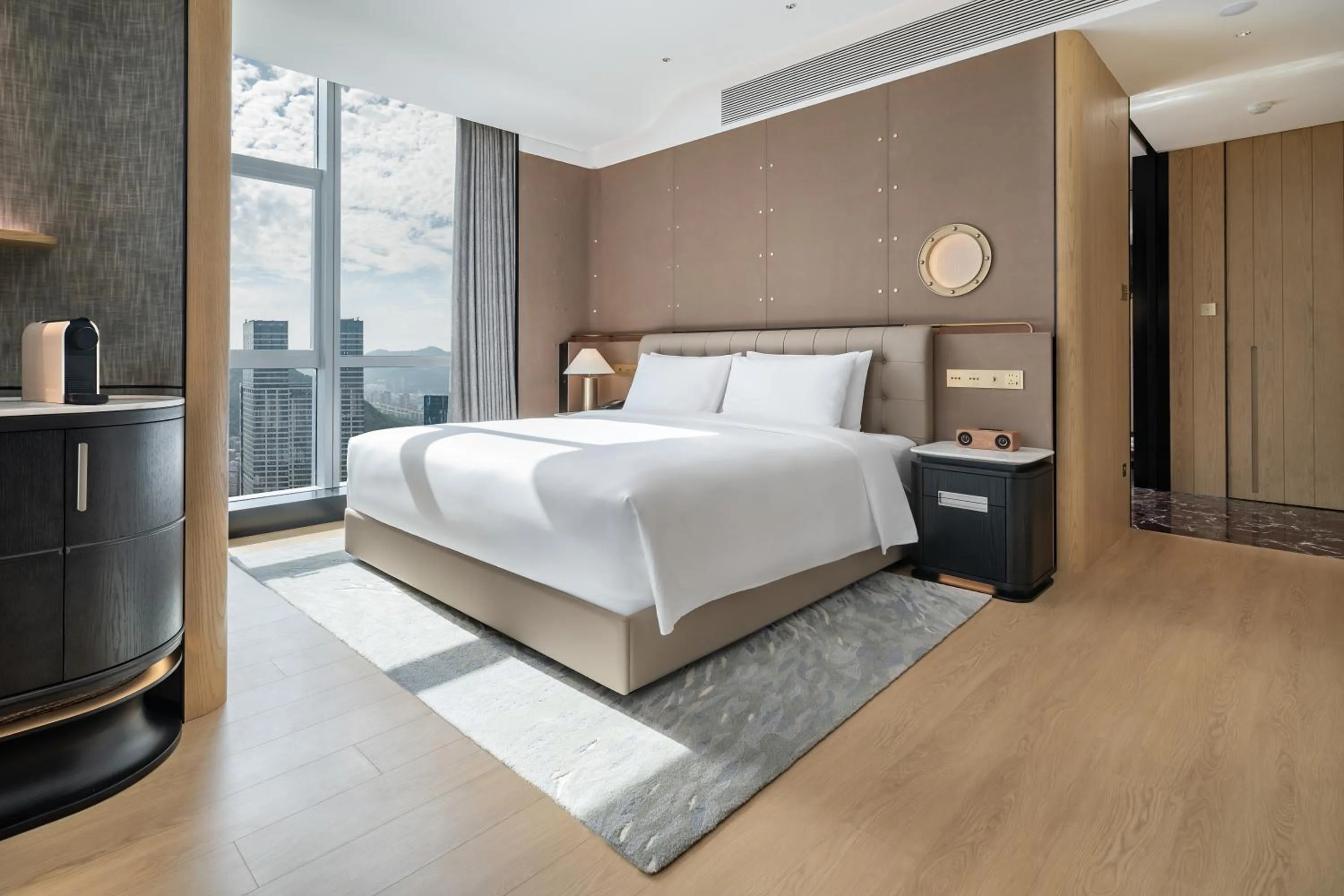 Bed in Pan Pacific Hotel, Dalian