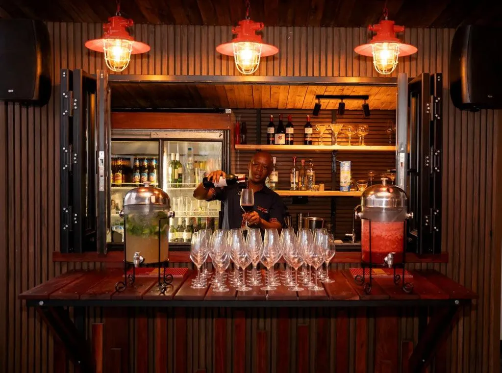 Lounge or bar in Onomo Hotel Dar es Salaam