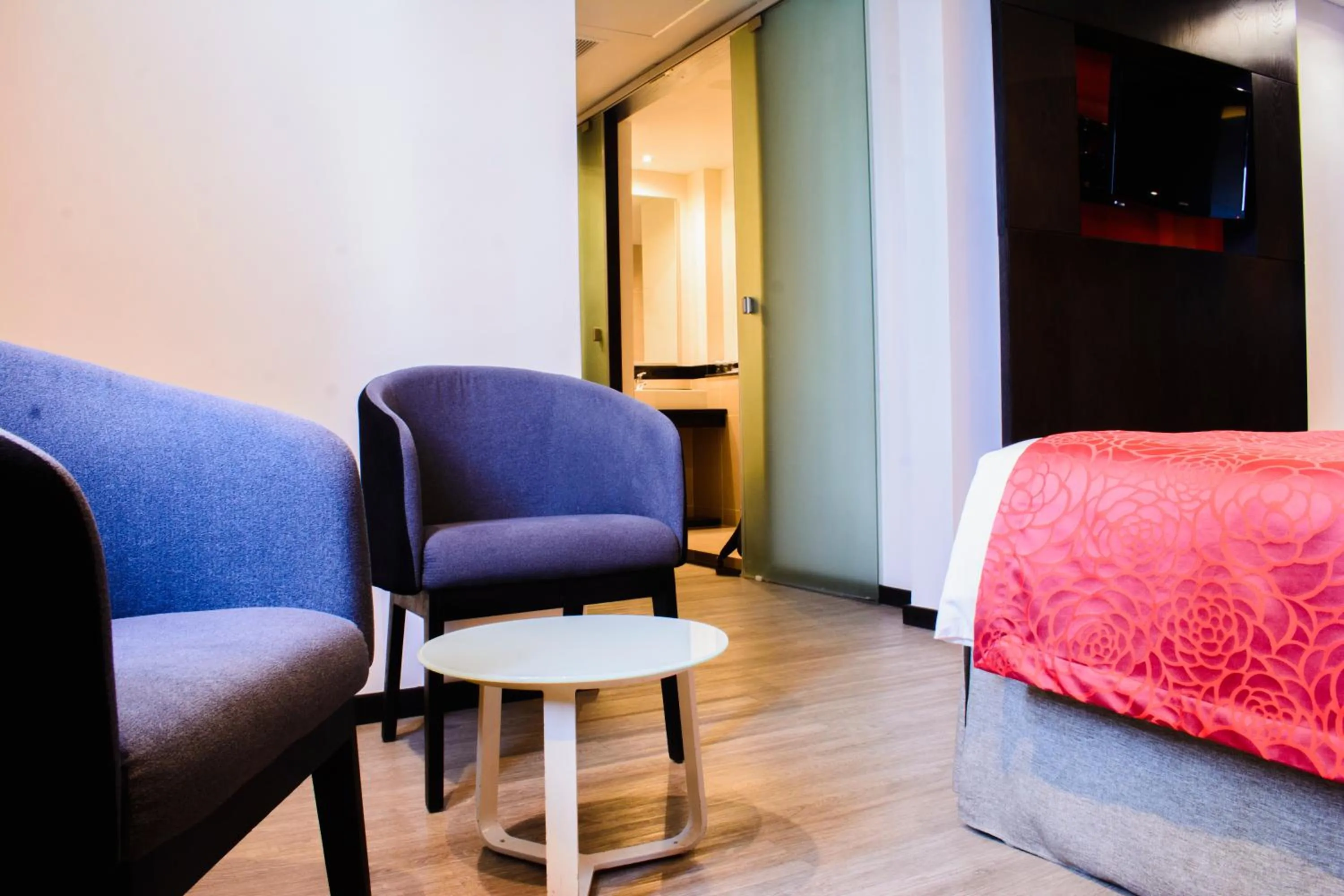 Seating area in Onomo Hotel Dar es Salaam