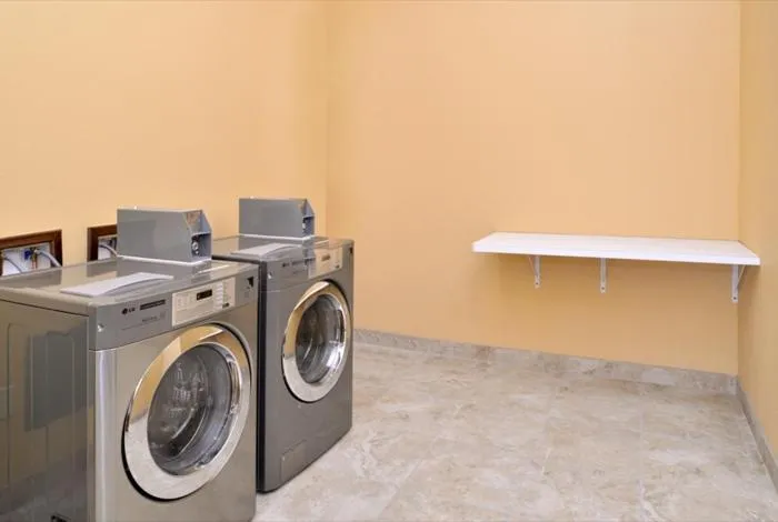 La Bonita Inn & Suites - Crane