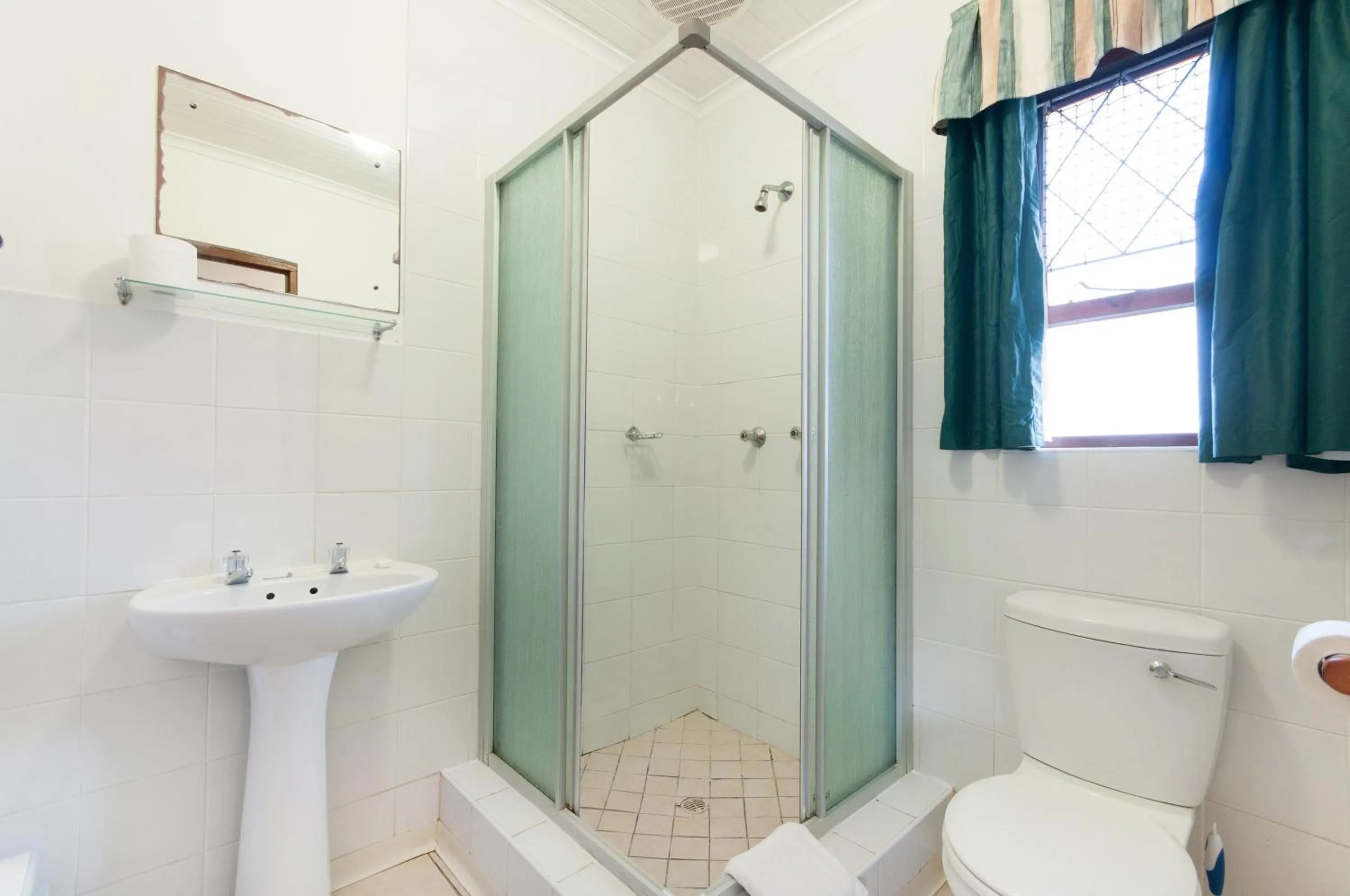 Shower in Pine Lodge Resort